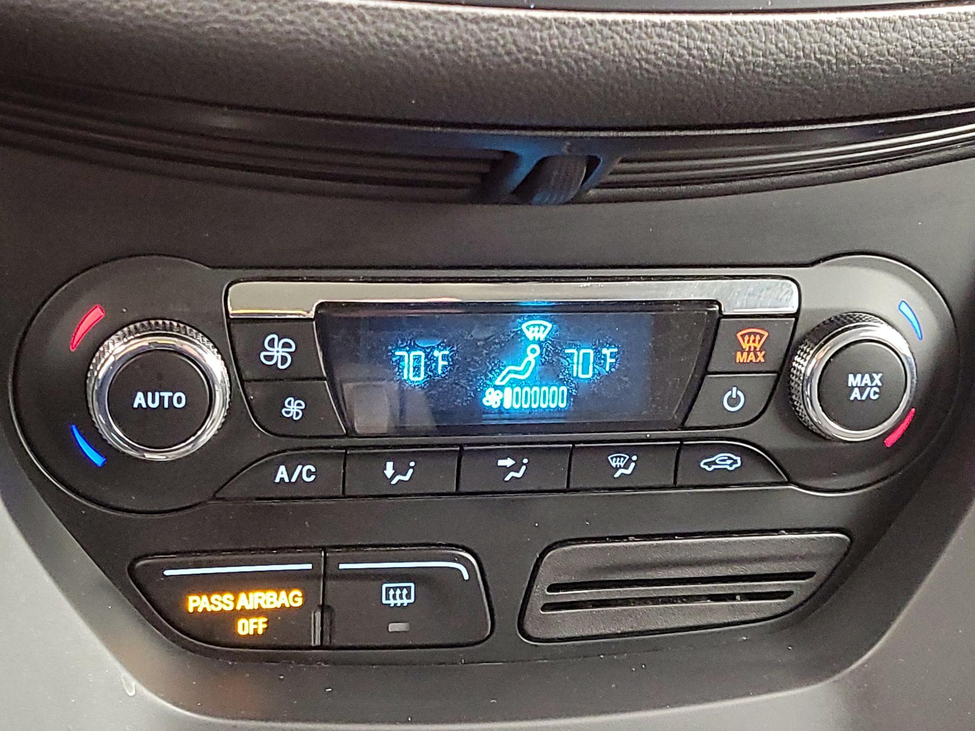 Thumbnail: 2015 Ford Escape - 17