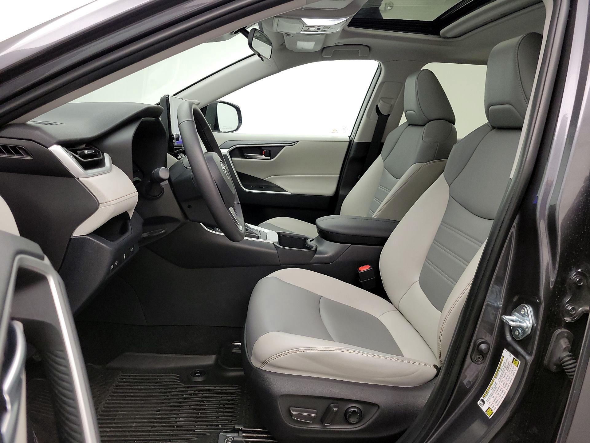 Thumbnail: 2024 Toyota RAV4 - 11