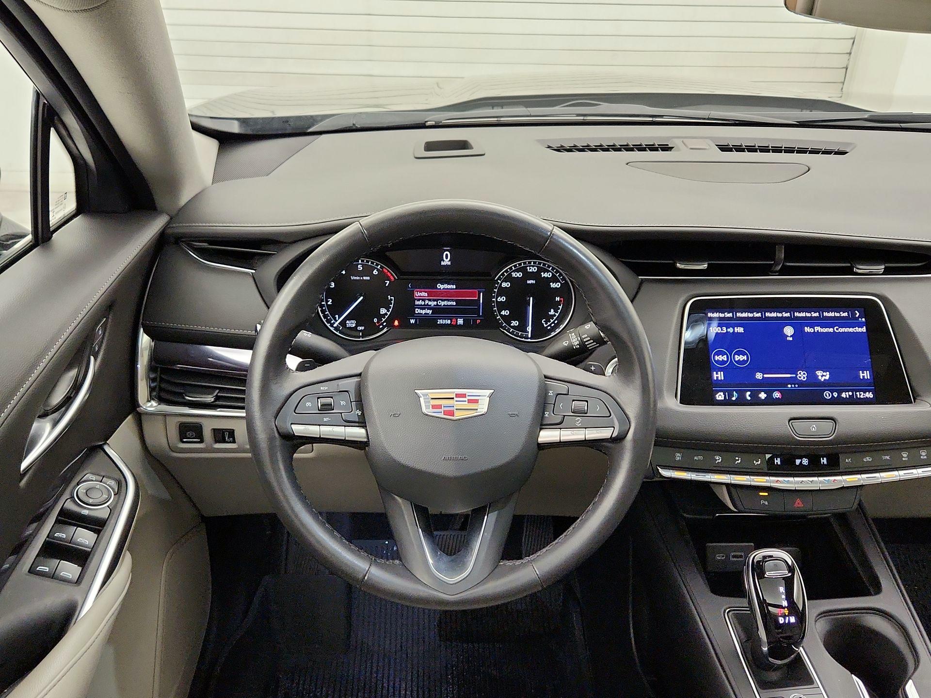 Thumbnail: 2023 Cadillac XT4 - 10