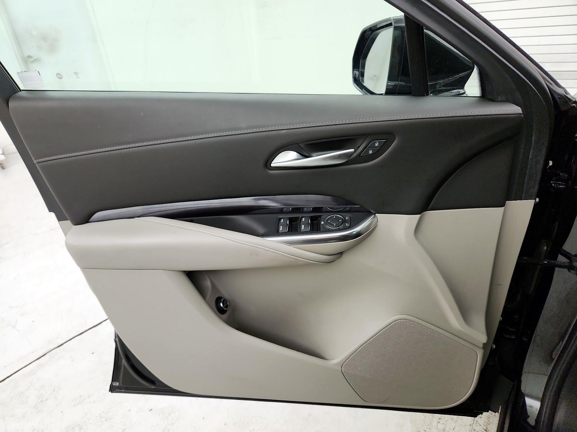 Thumbnail: 2023 Cadillac XT4 - 12