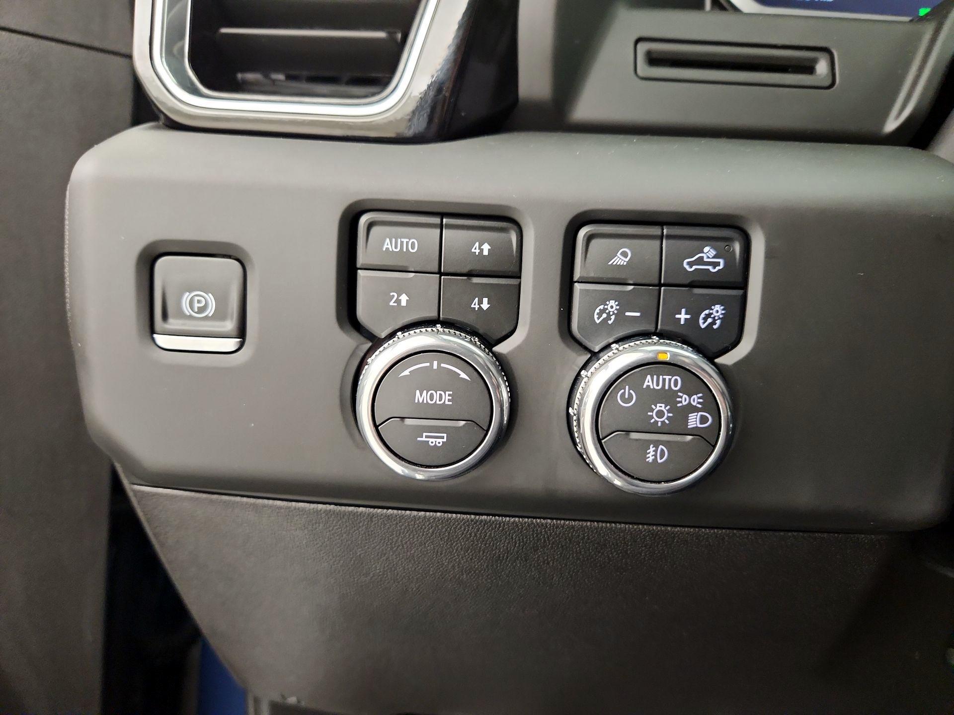 Thumbnail: 2026 GMC Sierra 3500 - 13