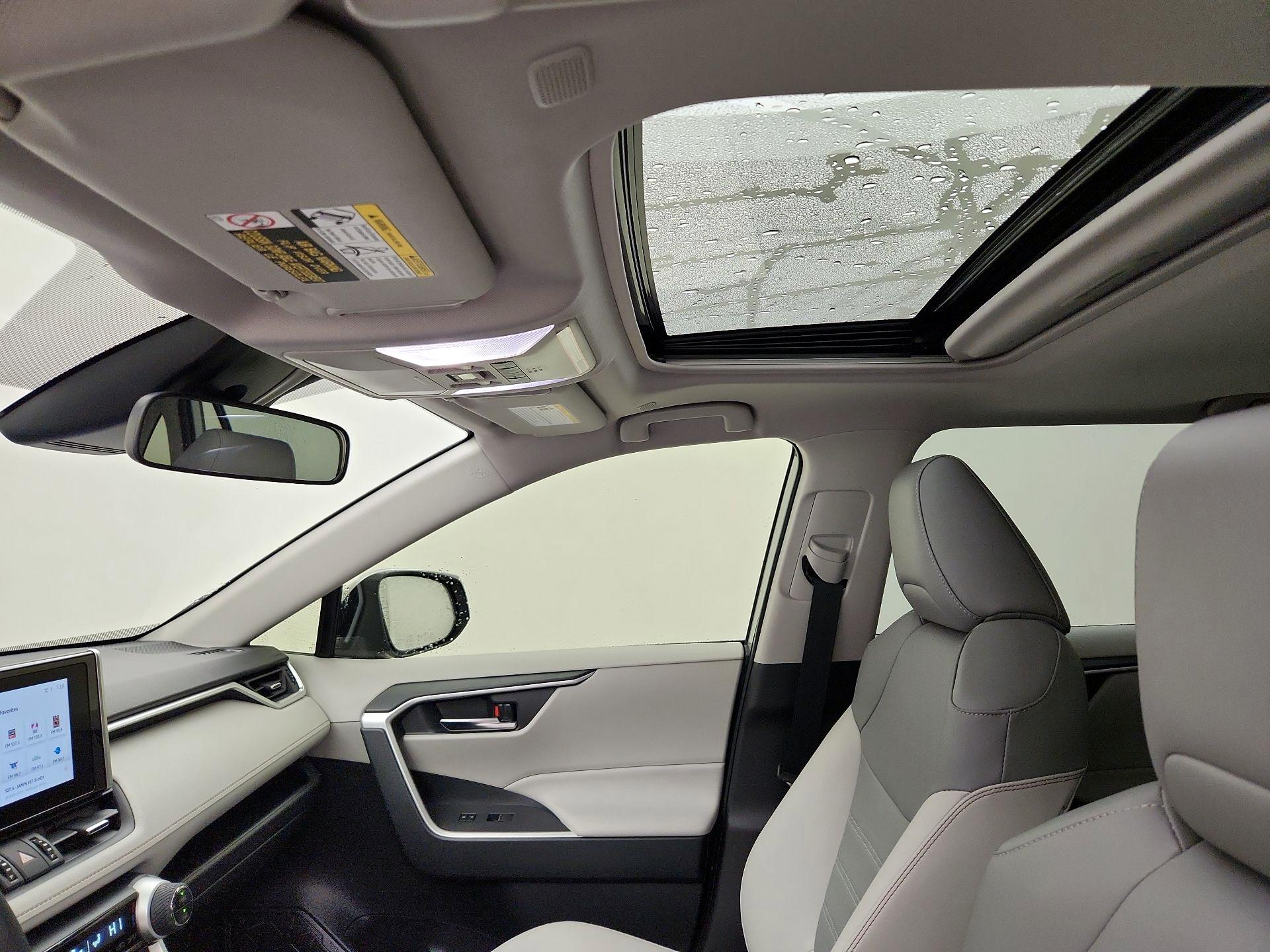 Thumbnail: 2025 Toyota RAV4 - 19