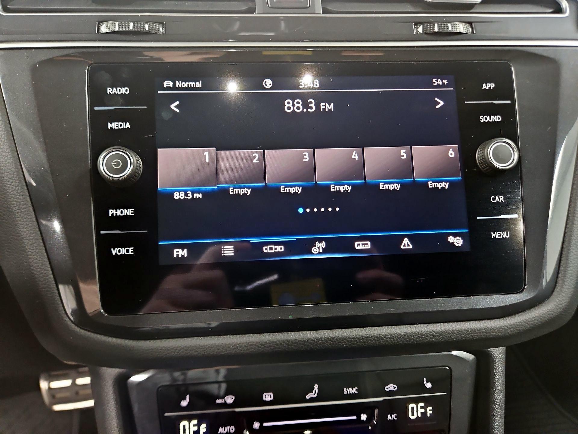 Thumbnail: 2024 Volkswagen Tiguan - 15