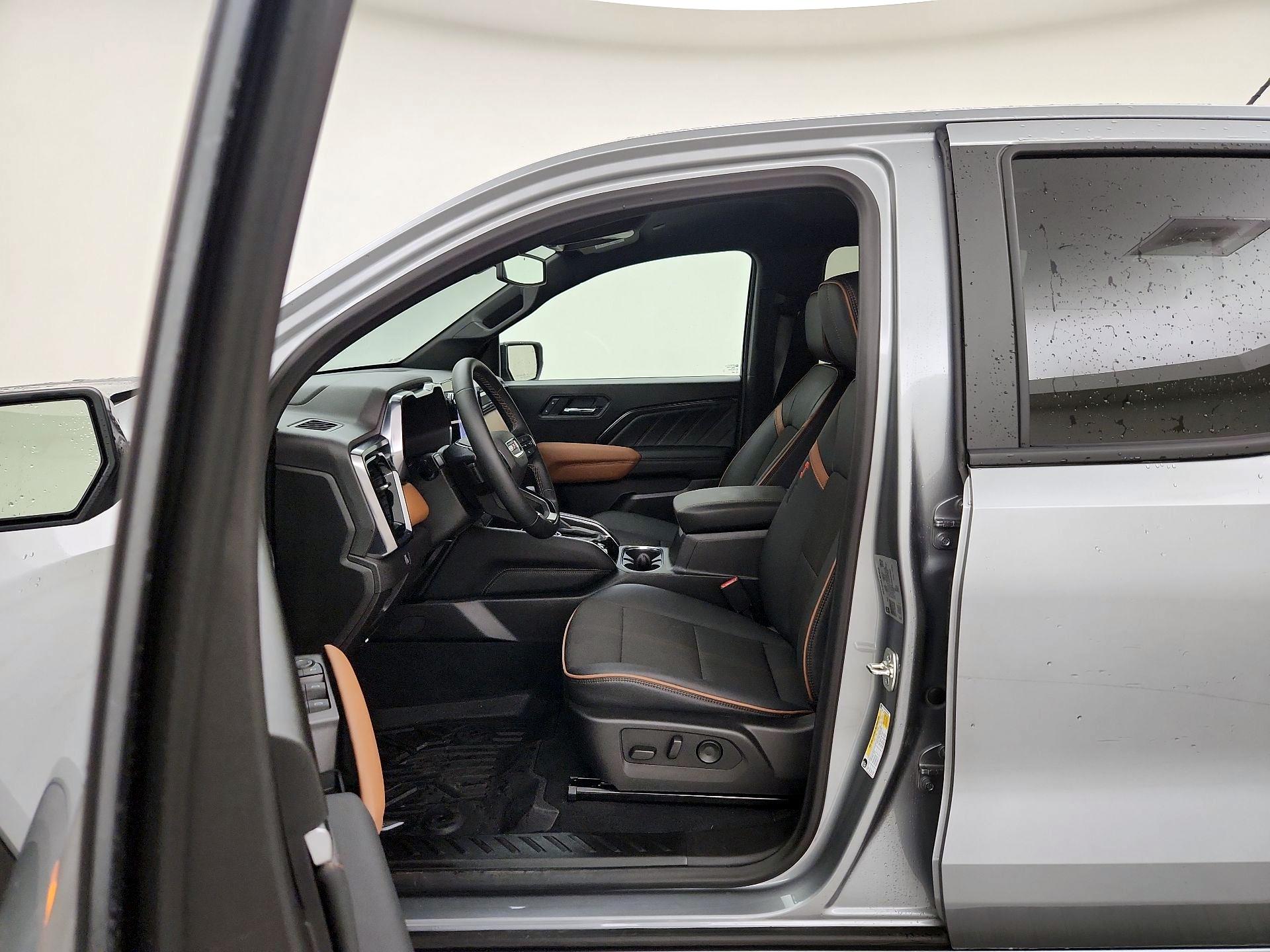 Thumbnail: 2025 GMC Canyon - 11