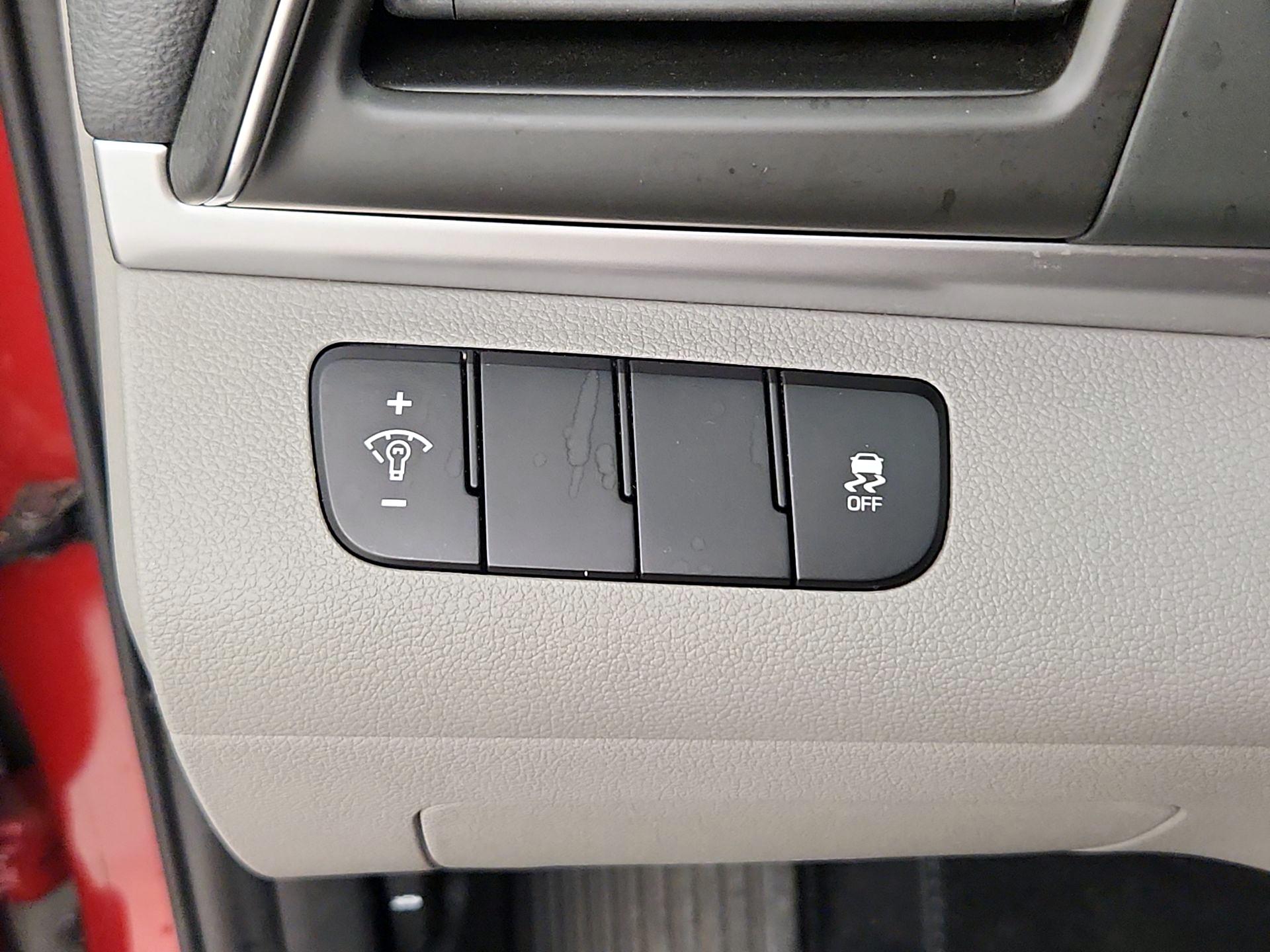 Thumbnail: 2019 Hyundai Elantra - 13