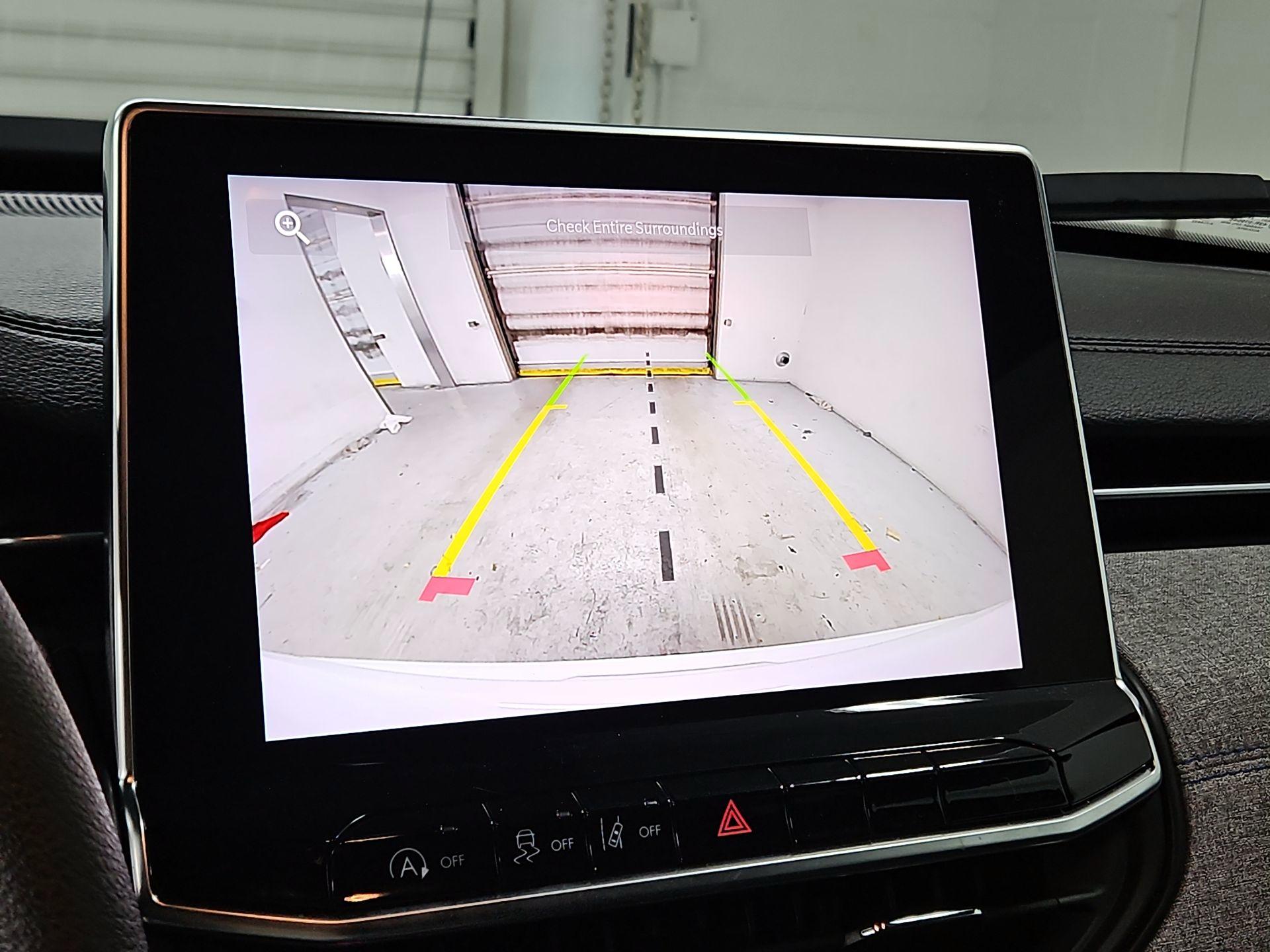 Thumbnail: 2023 Jeep Compass - 14