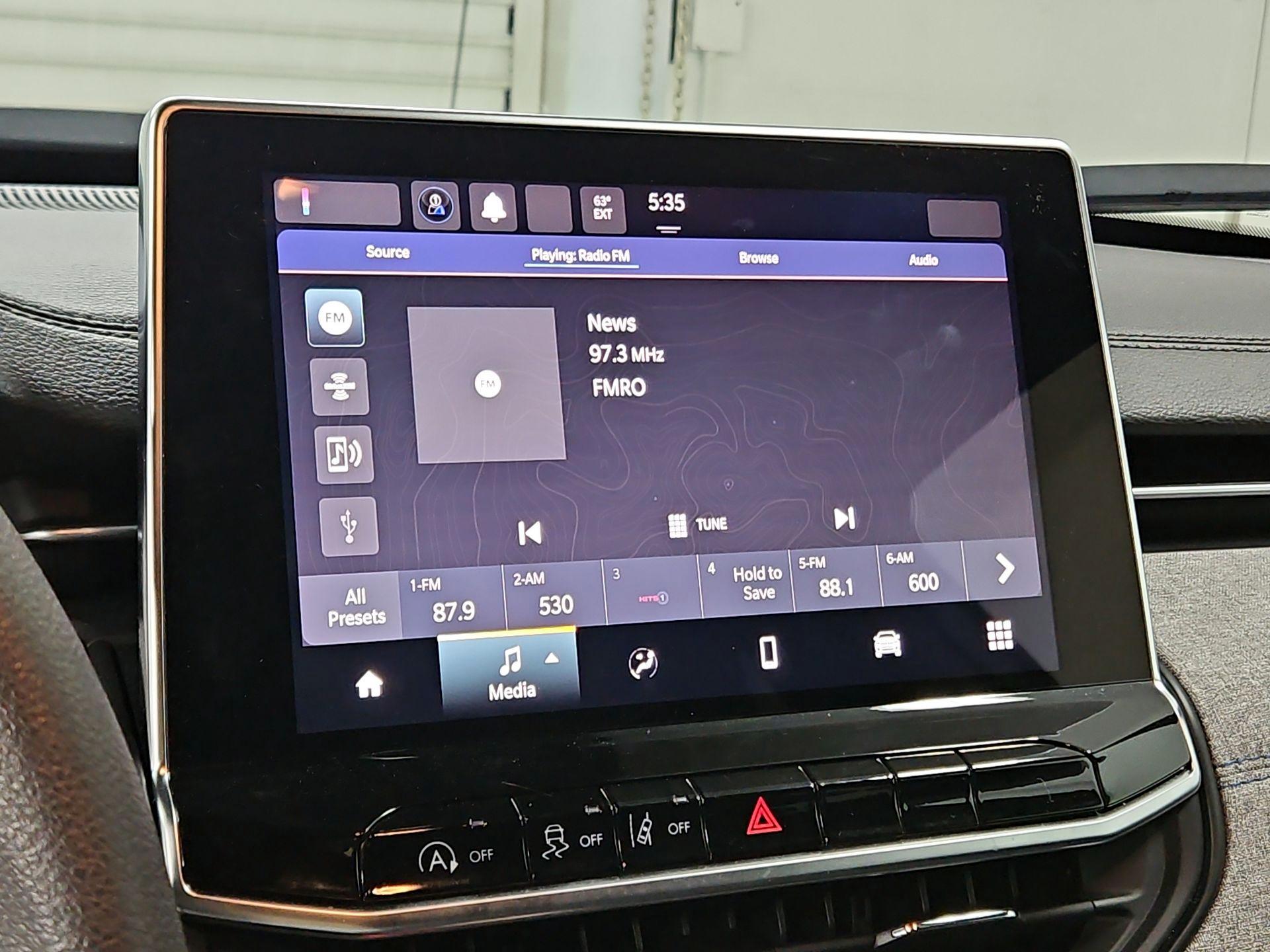 Thumbnail: 2023 Jeep Compass - 15