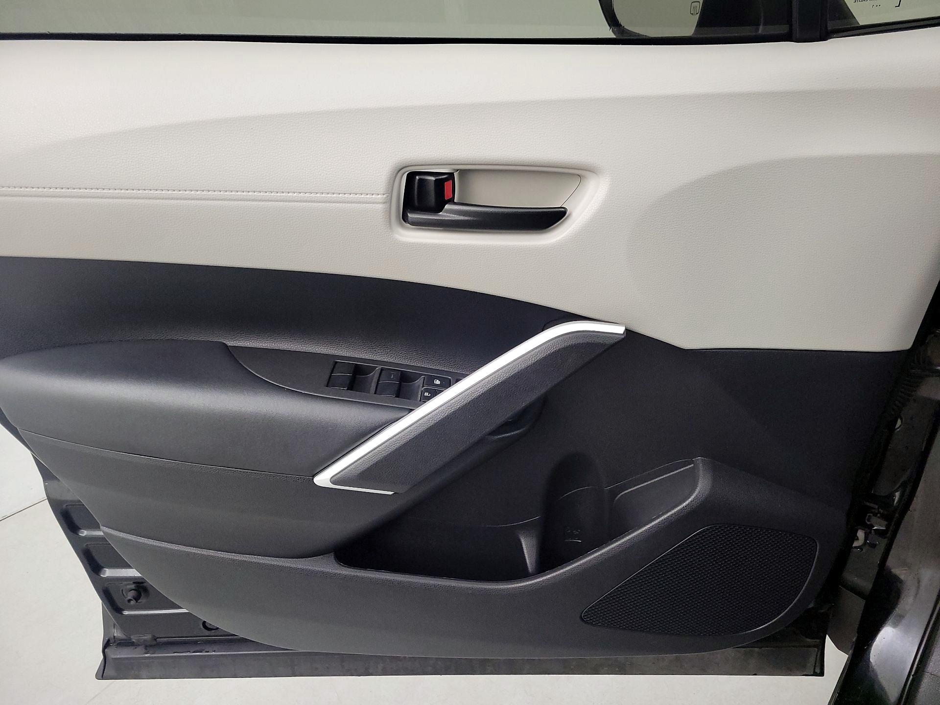 Thumbnail: 2022 Toyota Corolla Cross - 12