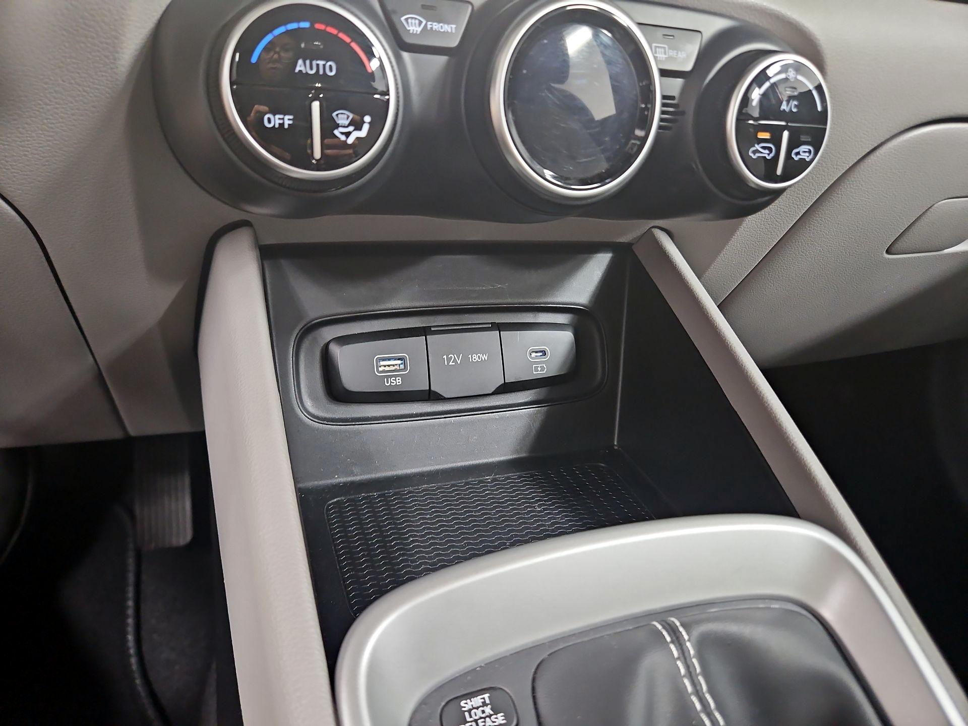 Thumbnail: 2025 Hyundai Venue - 18