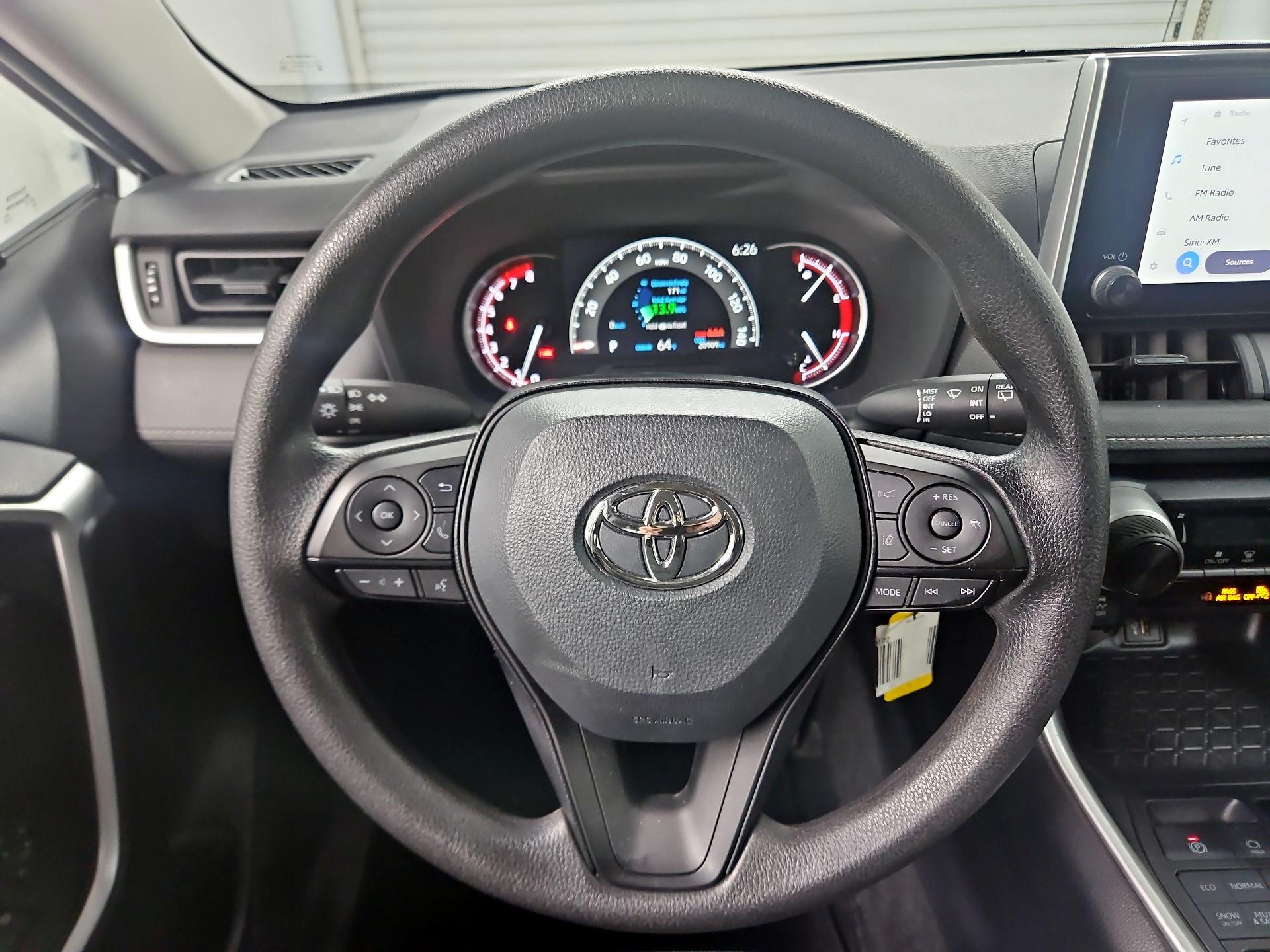 Thumbnail: 2025 Toyota RAV4 - 10