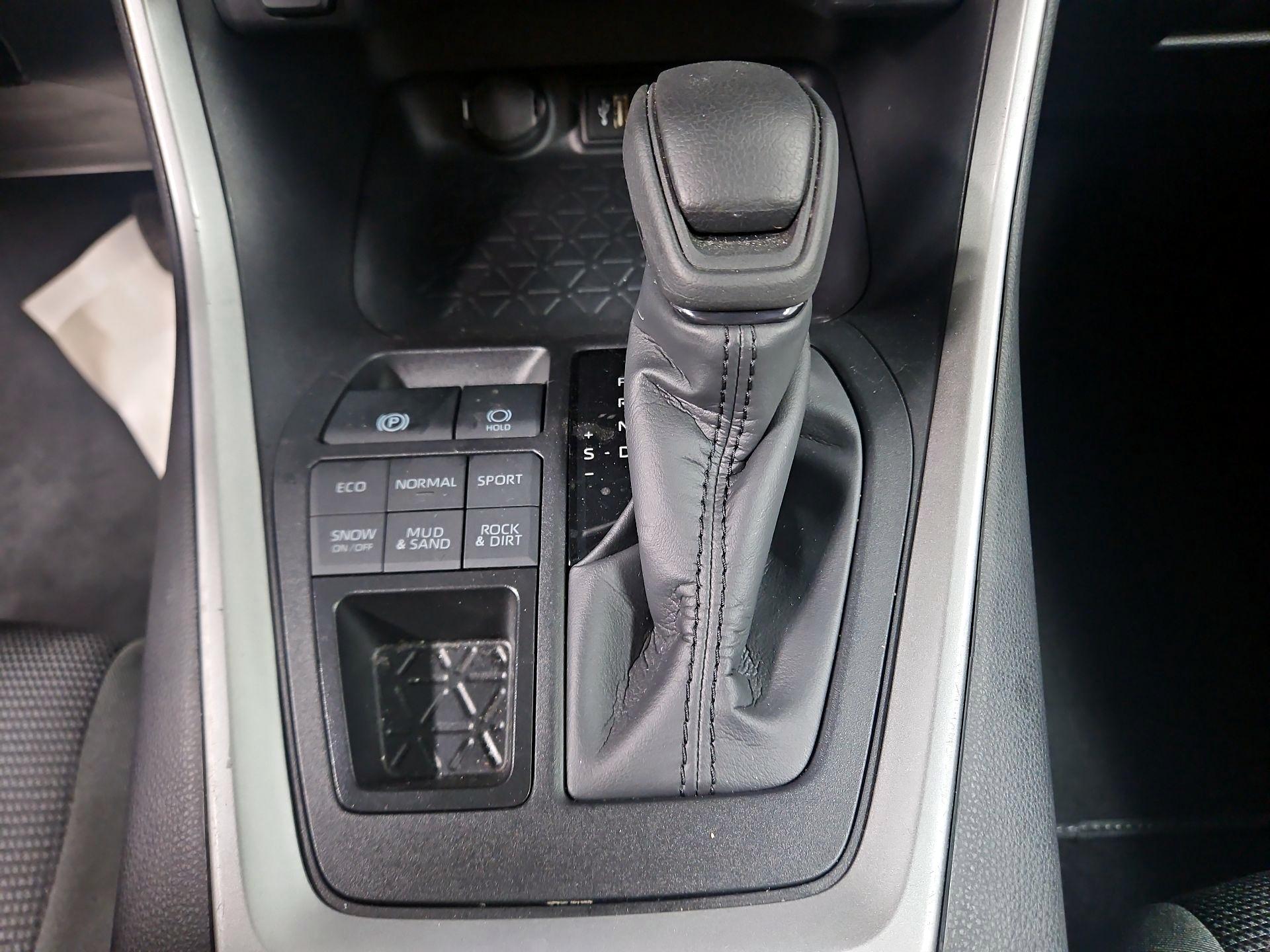 Thumbnail: 2025 Toyota RAV4 - 17