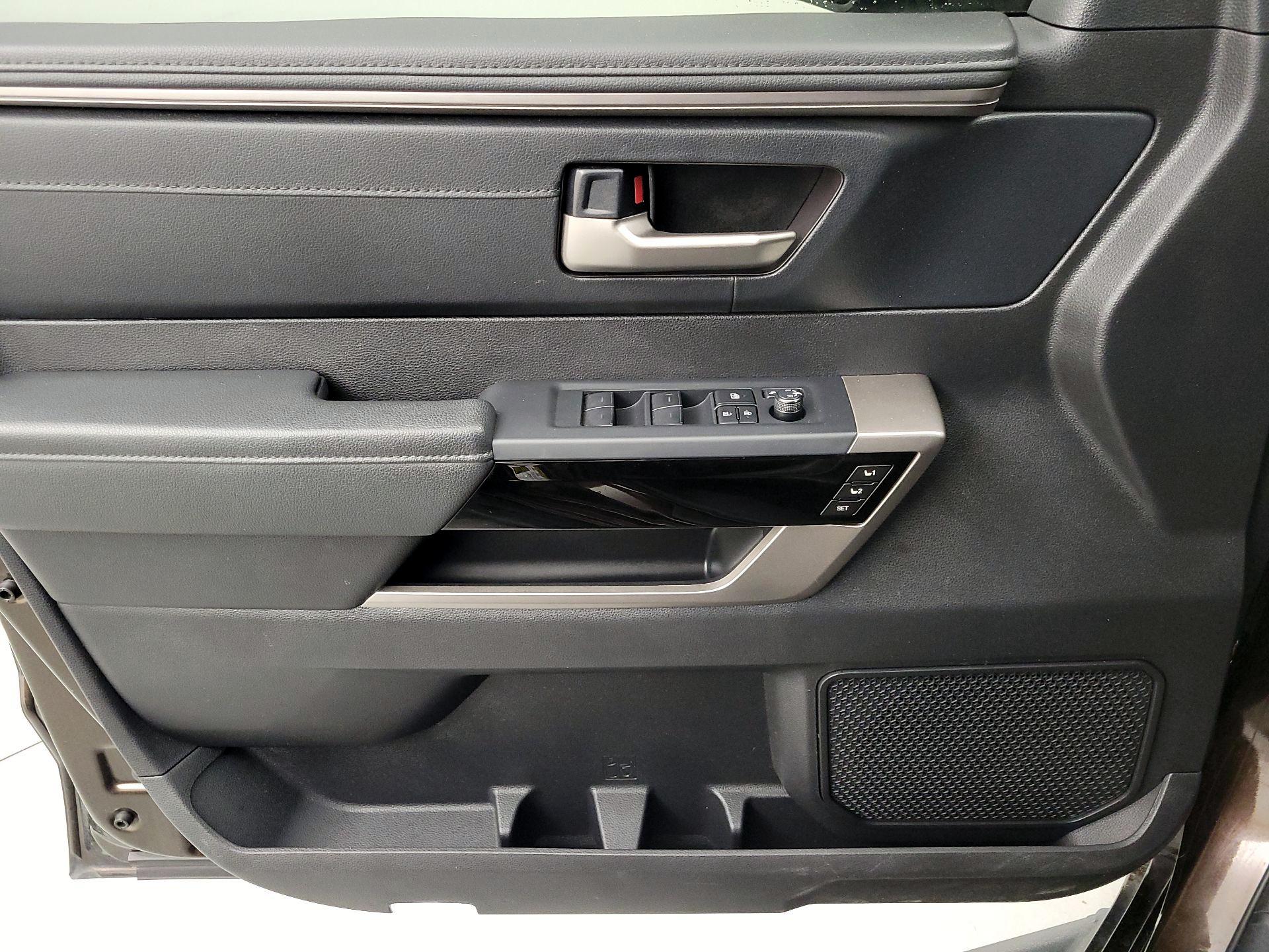 Thumbnail: 2022 Toyota Tundra - 12