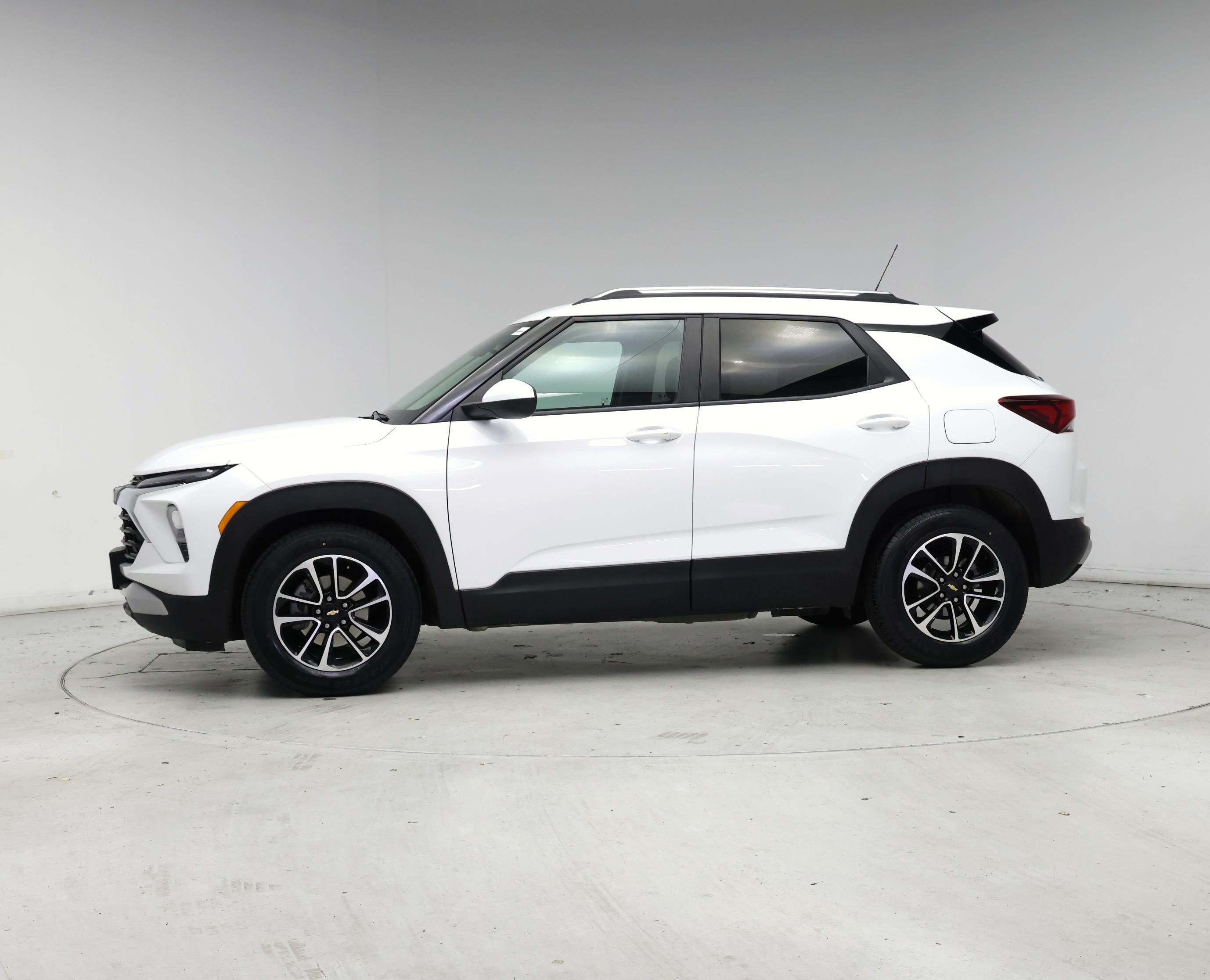 Thumbnail: 2024 Chevrolet TrailBlazer - 3