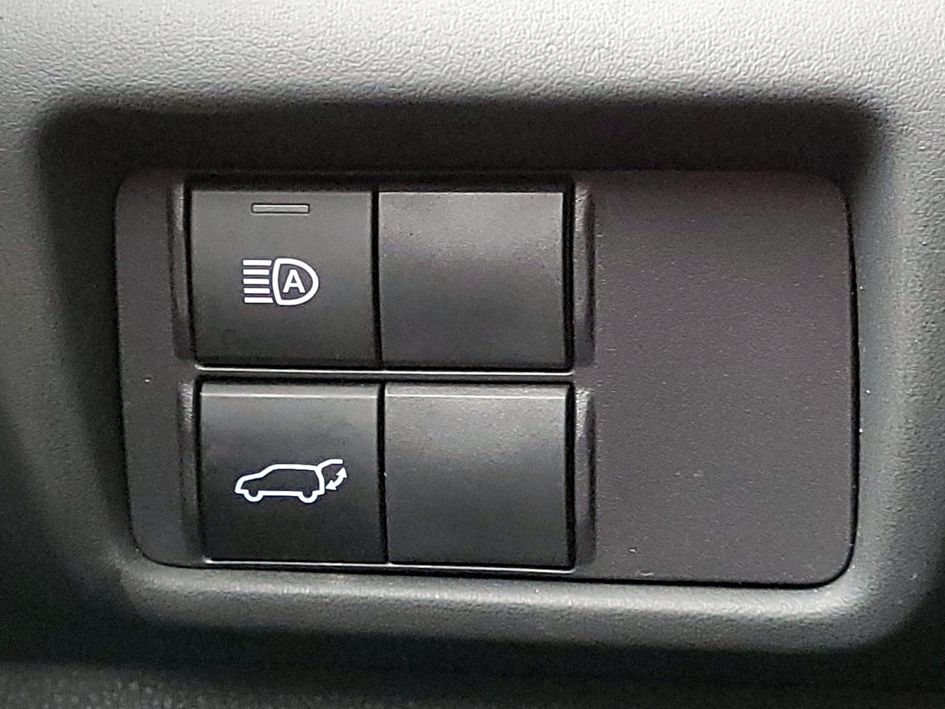 Thumbnail: 2025 Toyota Highlander - 13