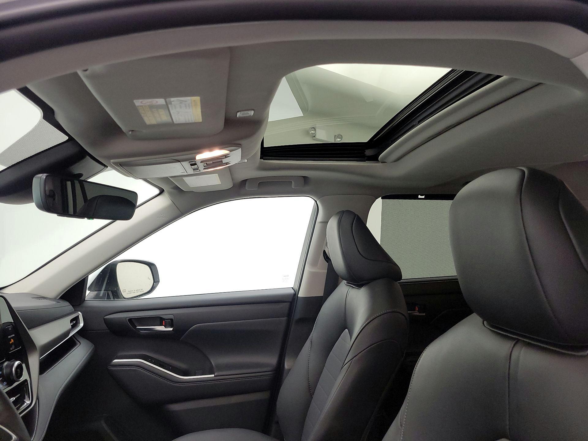 Thumbnail: 2025 Toyota Highlander - 20