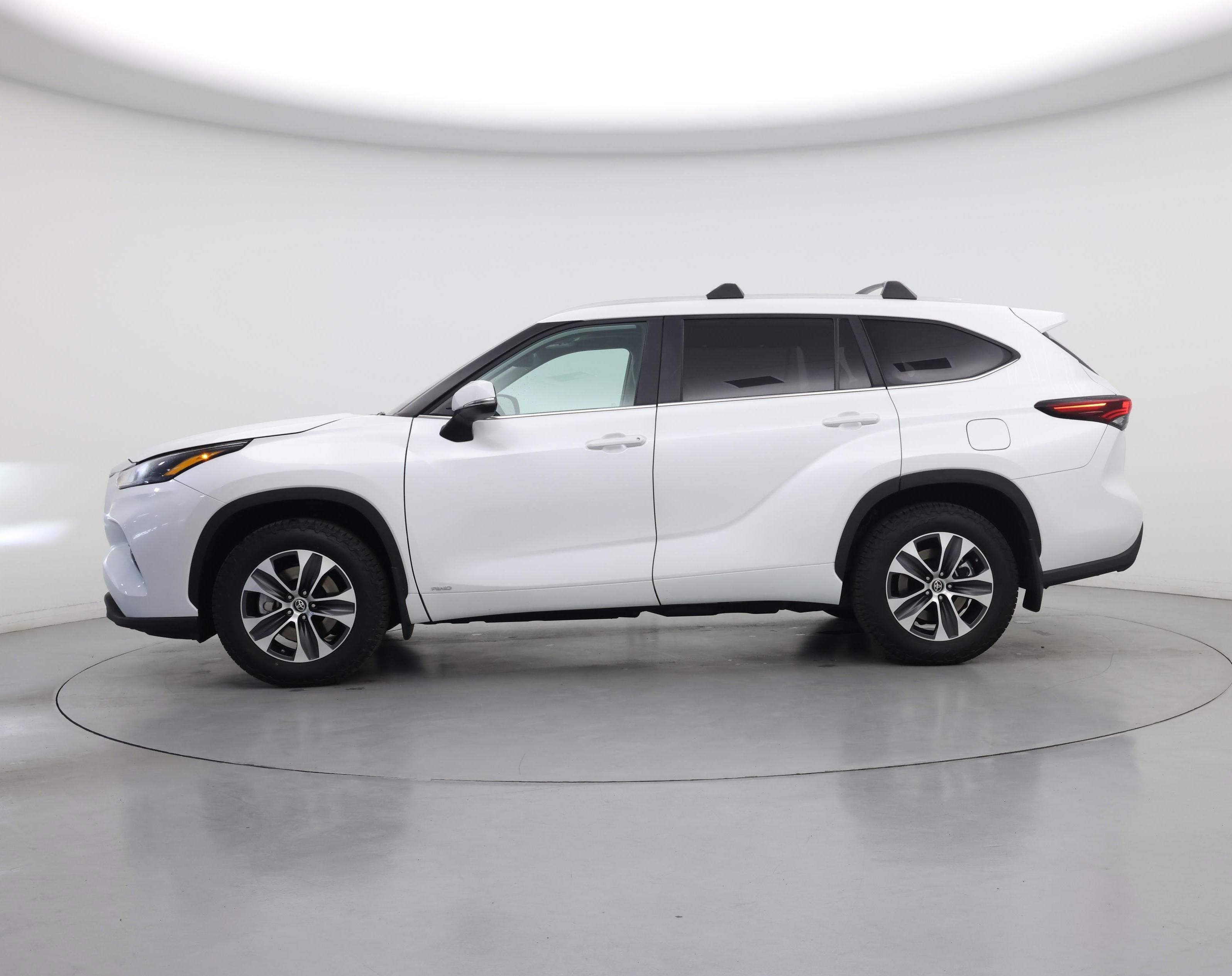 Thumbnail: 2025 Toyota Highlander - 3