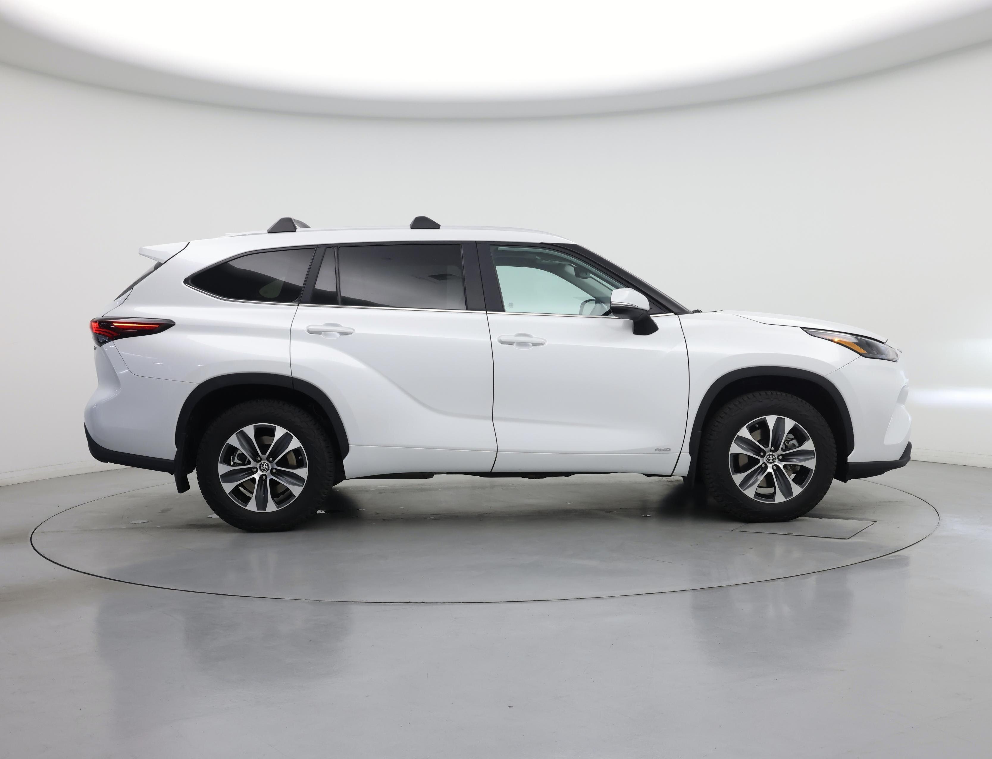 Thumbnail: 2025 Toyota Highlander - 7