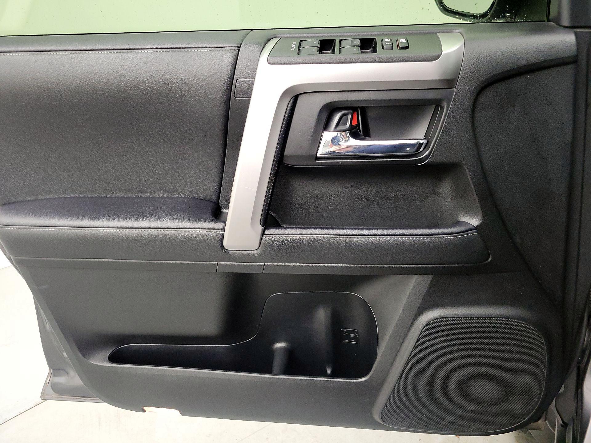 Thumbnail: 2020 Toyota 4Runner - 12