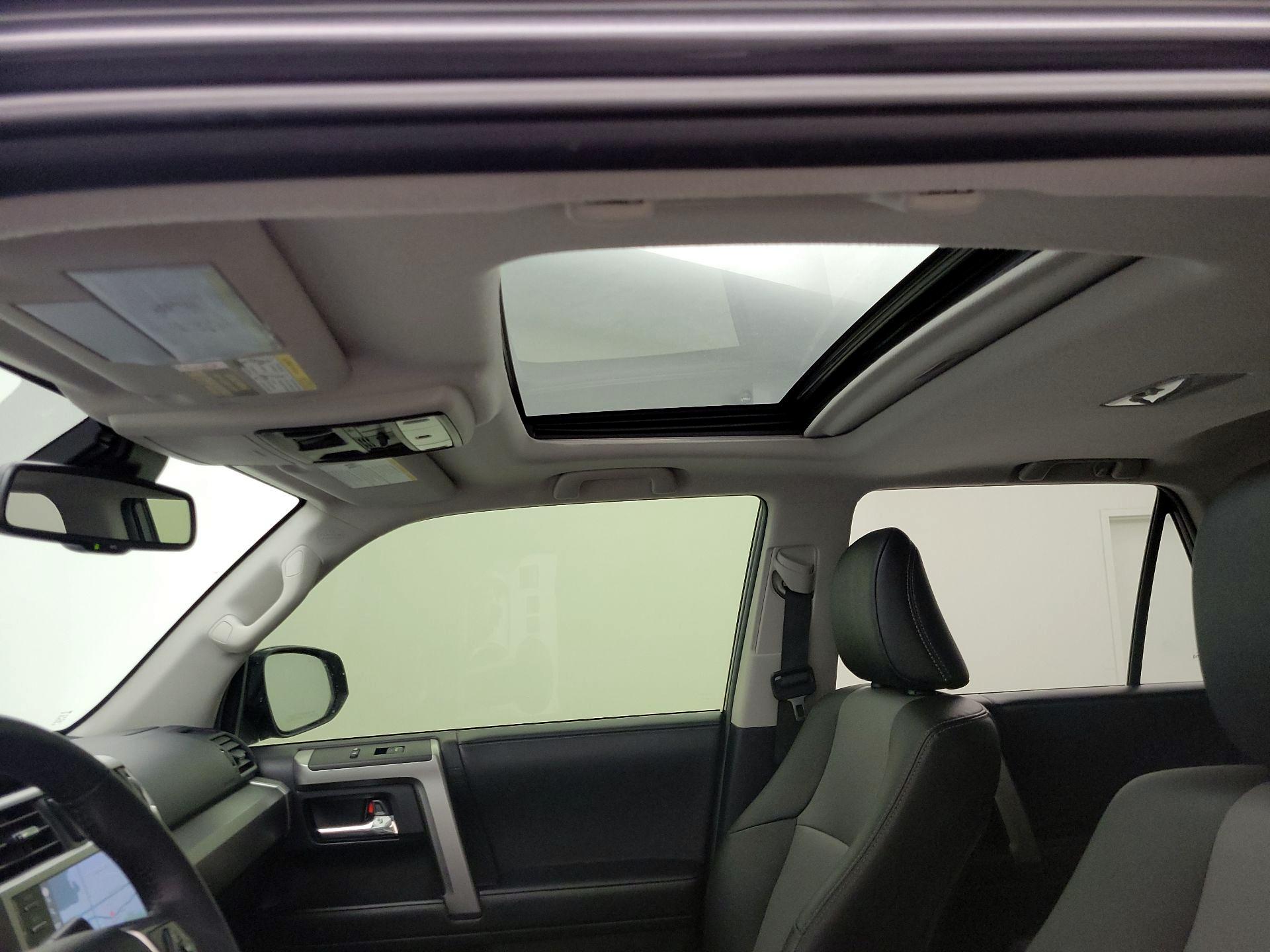 Thumbnail: 2020 Toyota 4Runner - 20