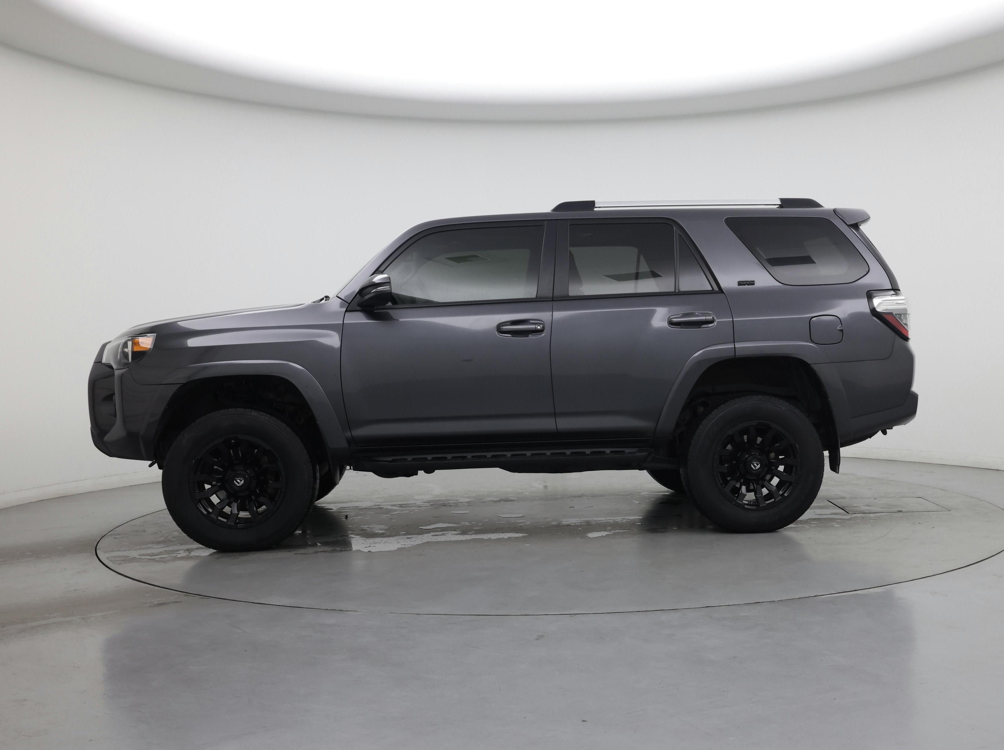 Thumbnail: 2020 Toyota 4Runner - 3