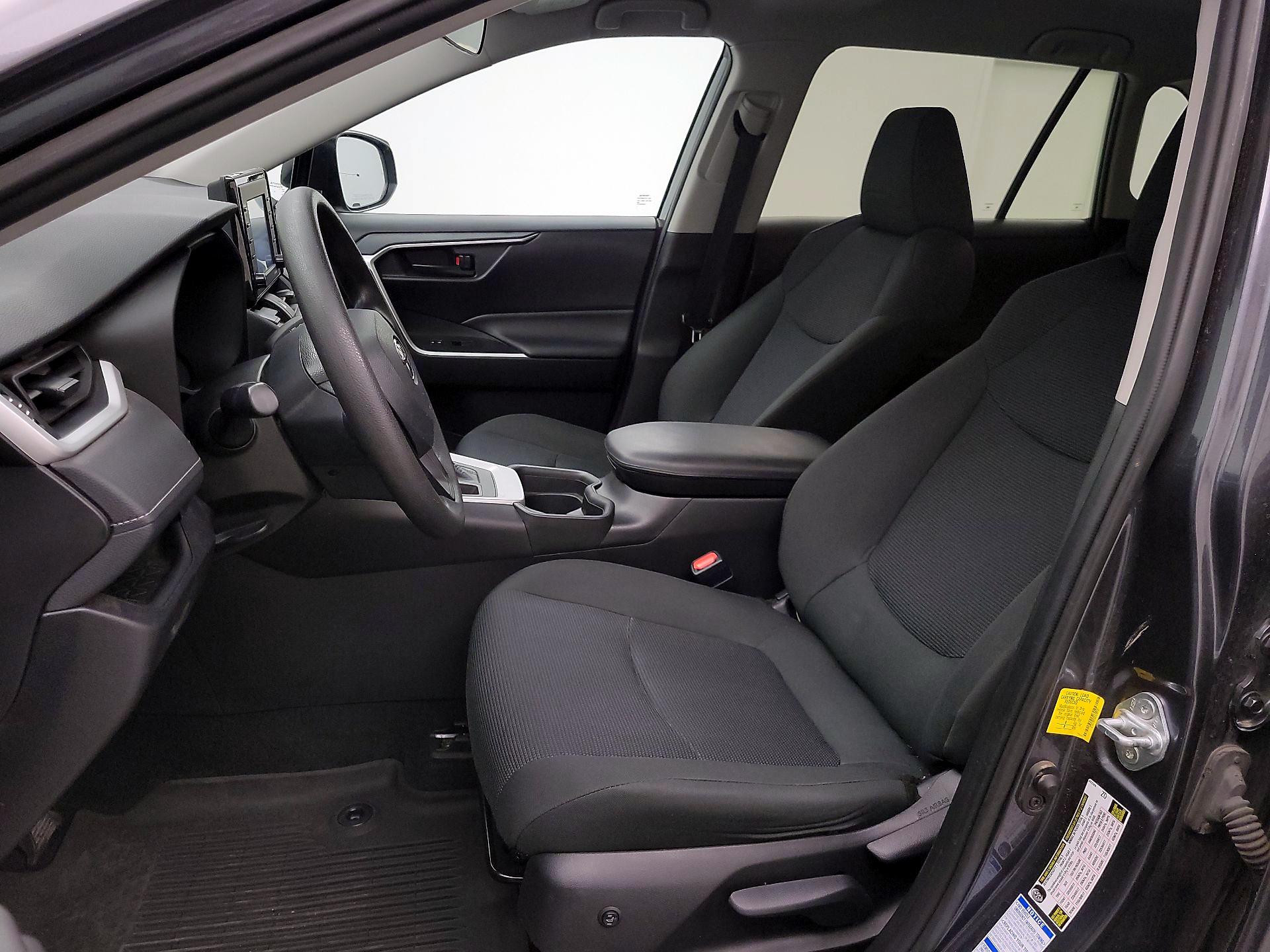 Thumbnail: 2020 Toyota RAV4 - 11