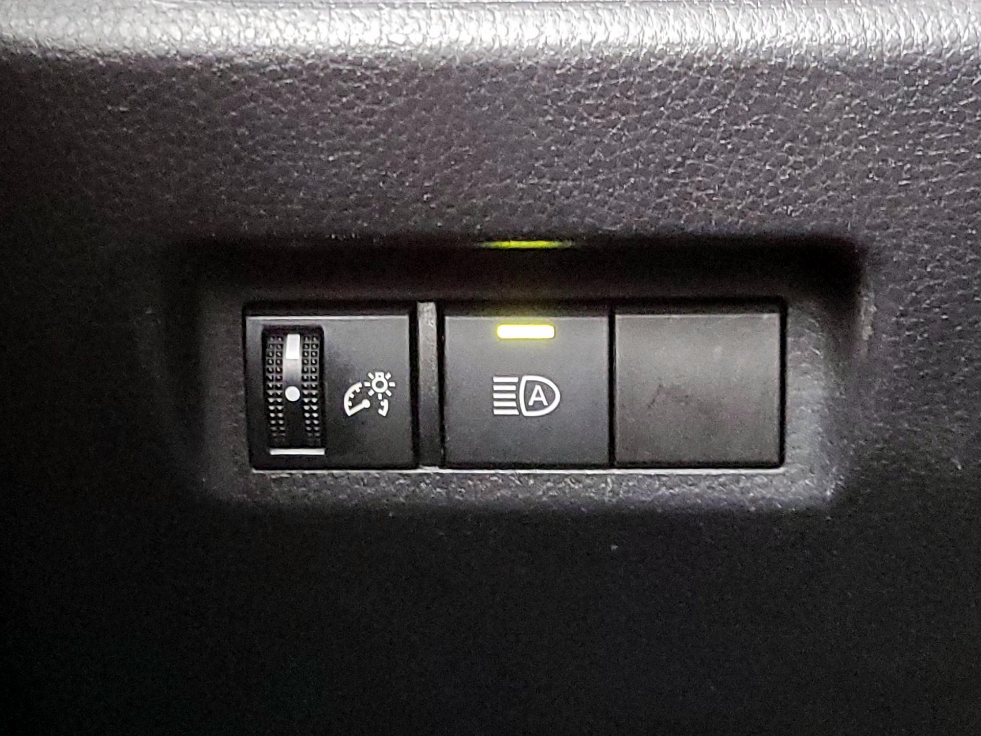 Thumbnail: 2020 Toyota RAV4 - 13