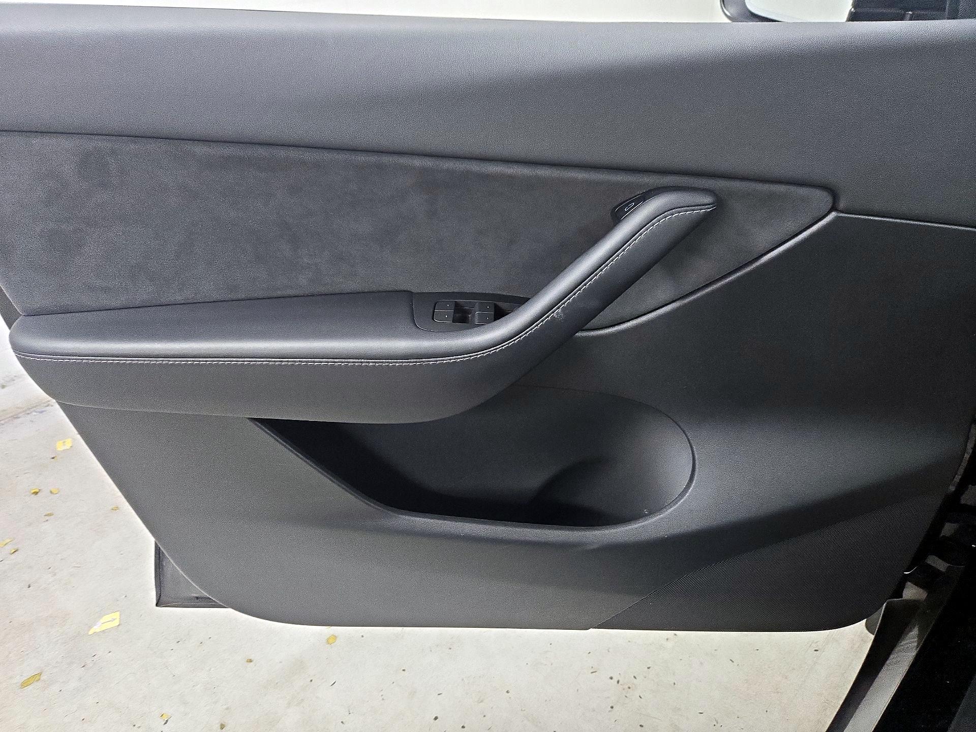 Thumbnail: 2022 Tesla Model Y - 12