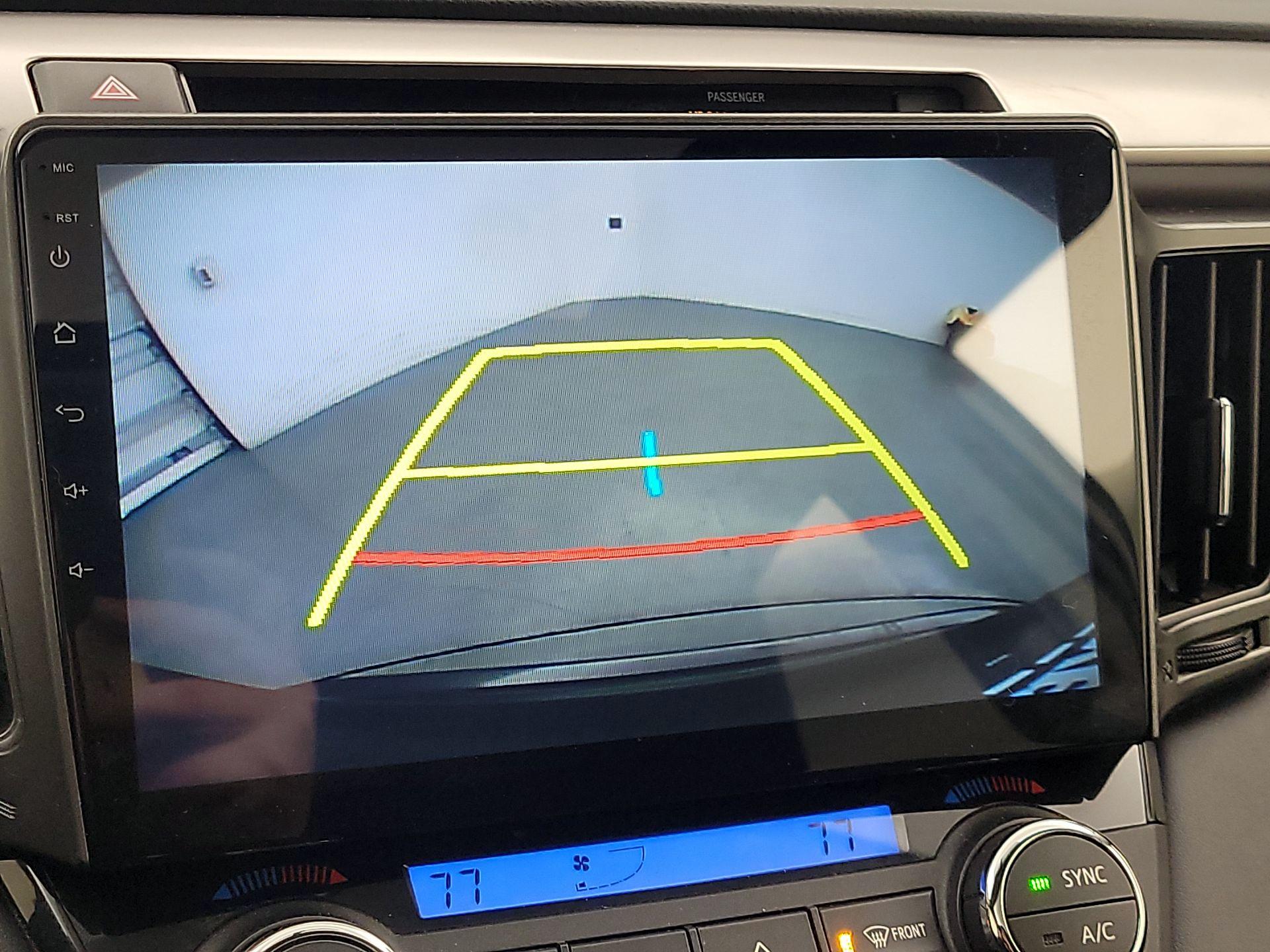 Thumbnail: 2016 Toyota RAV4 - 15