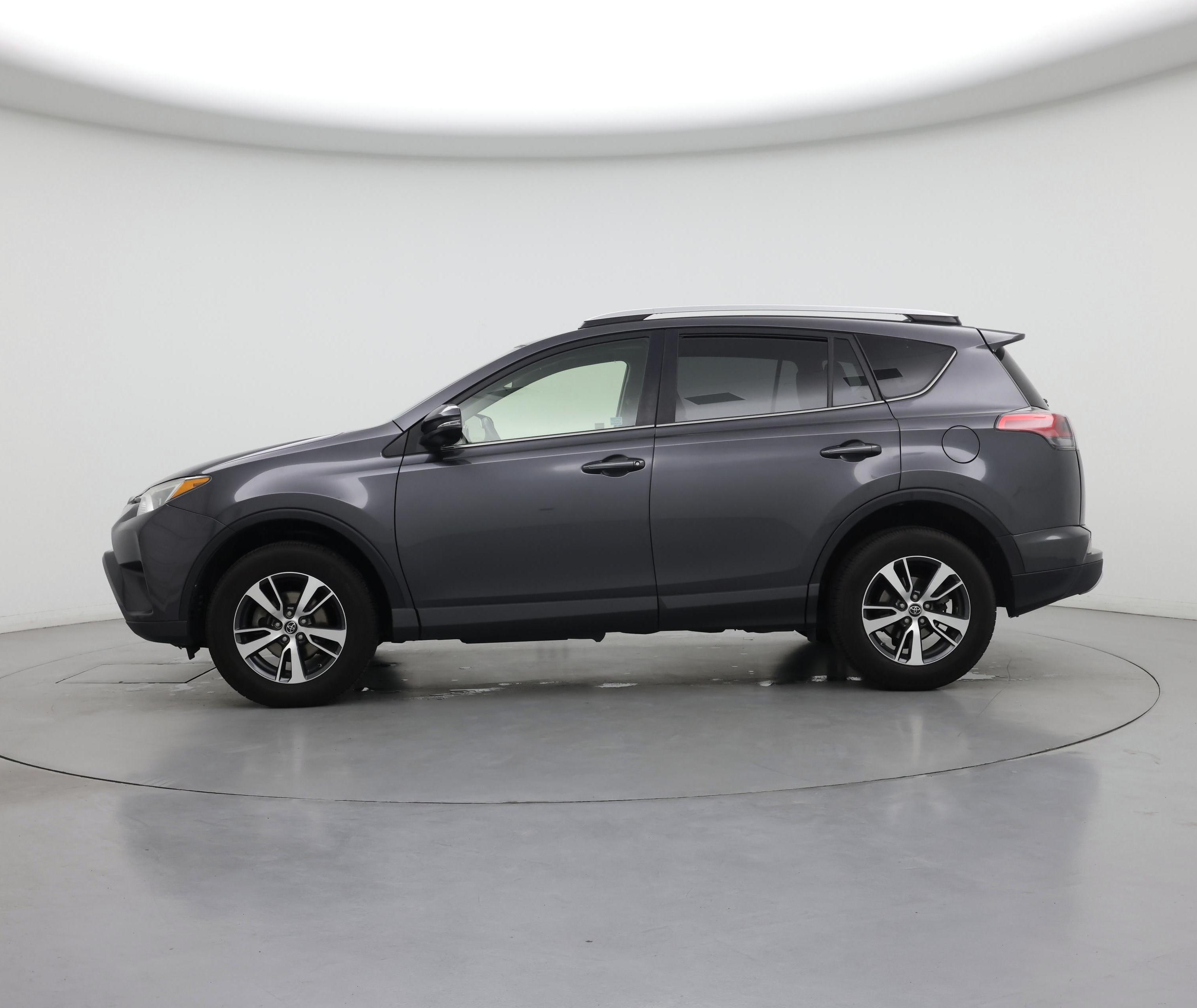 Thumbnail: 2016 Toyota RAV4 - 3