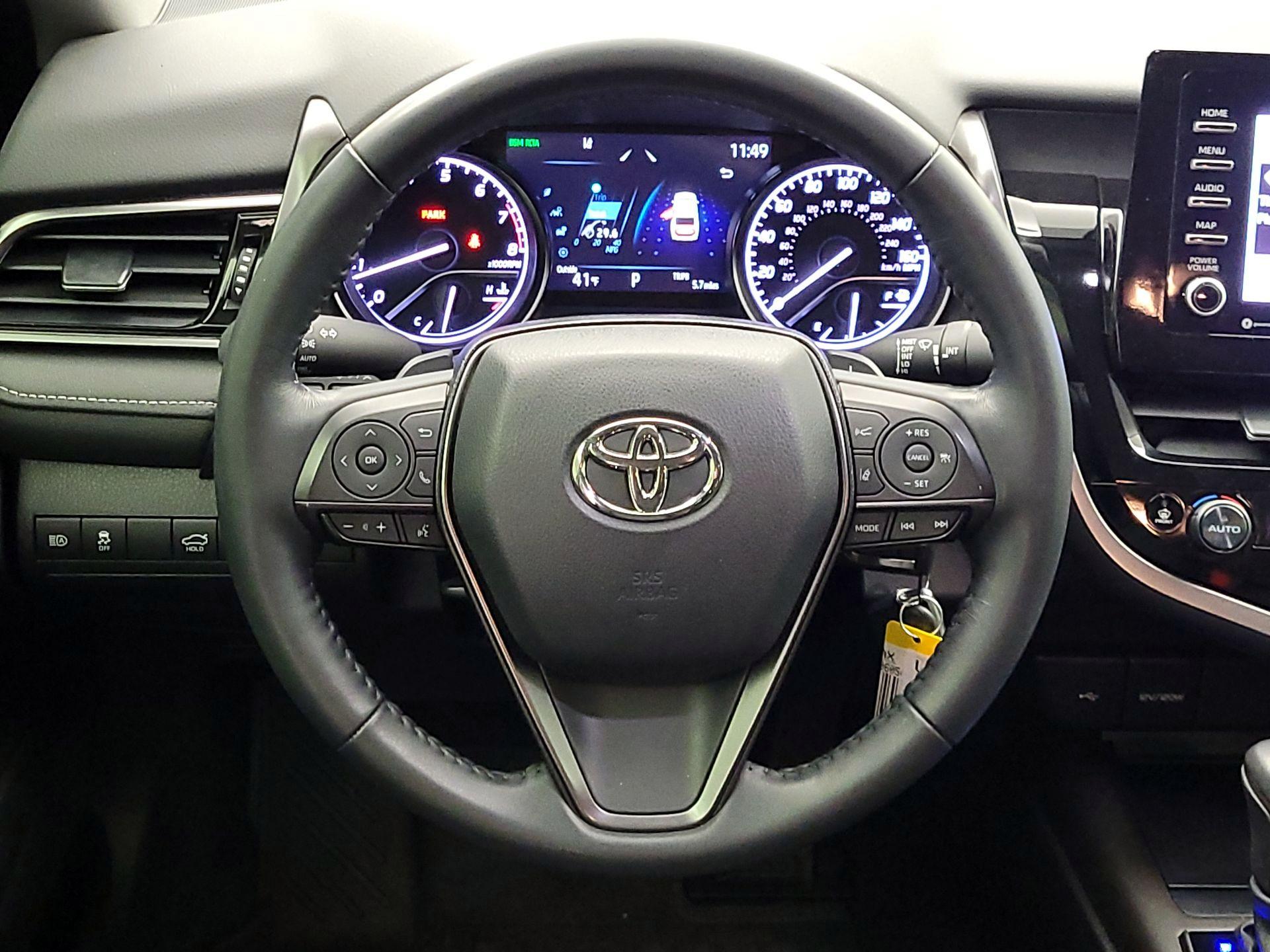 Thumbnail: 2022 Toyota Camry - 10