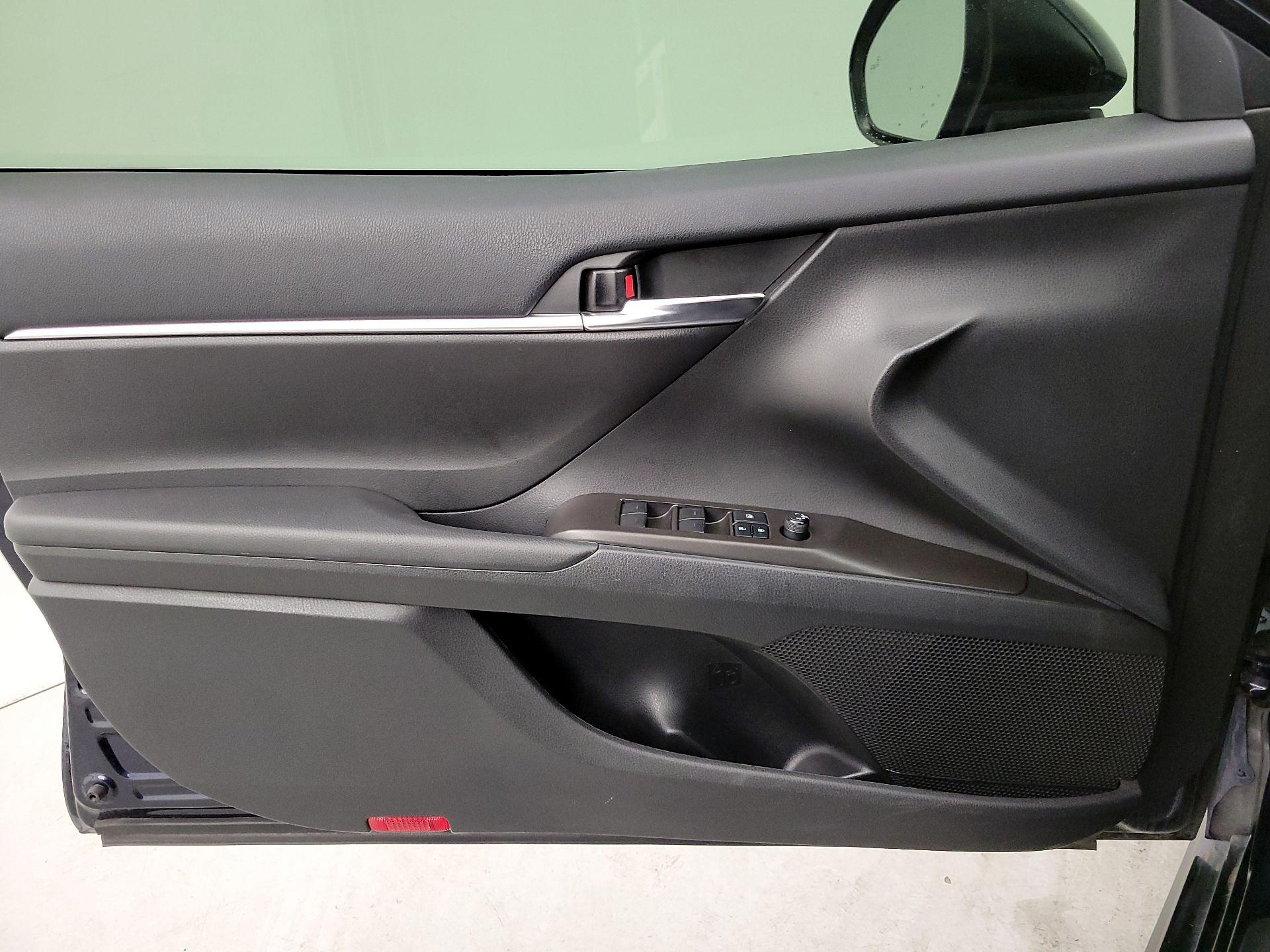 Thumbnail: 2022 Toyota Camry - 12