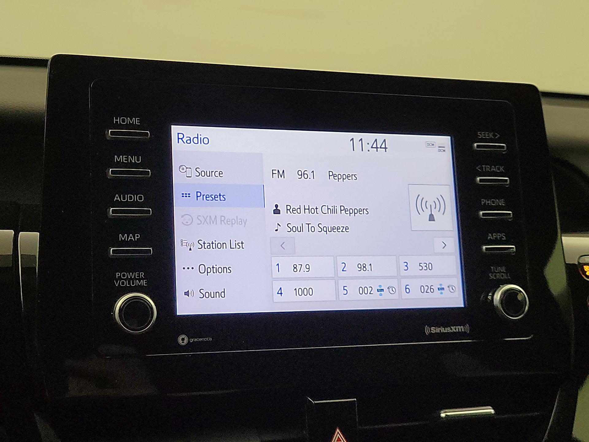 Thumbnail: 2022 Toyota Camry - 16