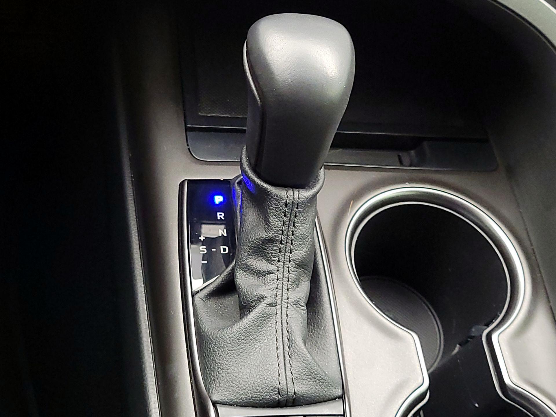 Thumbnail: 2022 Toyota Camry - 18