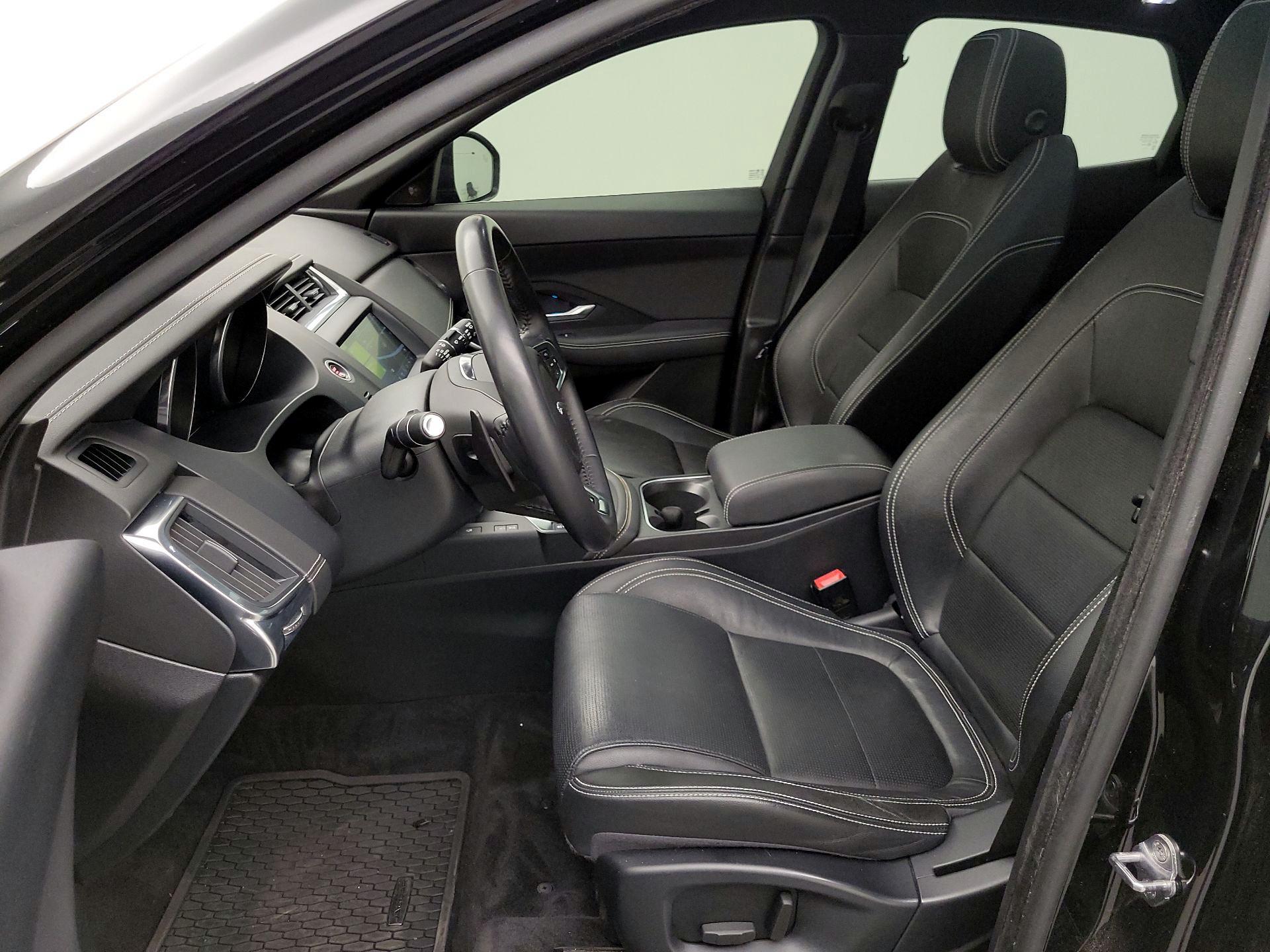 Thumbnail: 2018 Jaguar E-Pace - 11