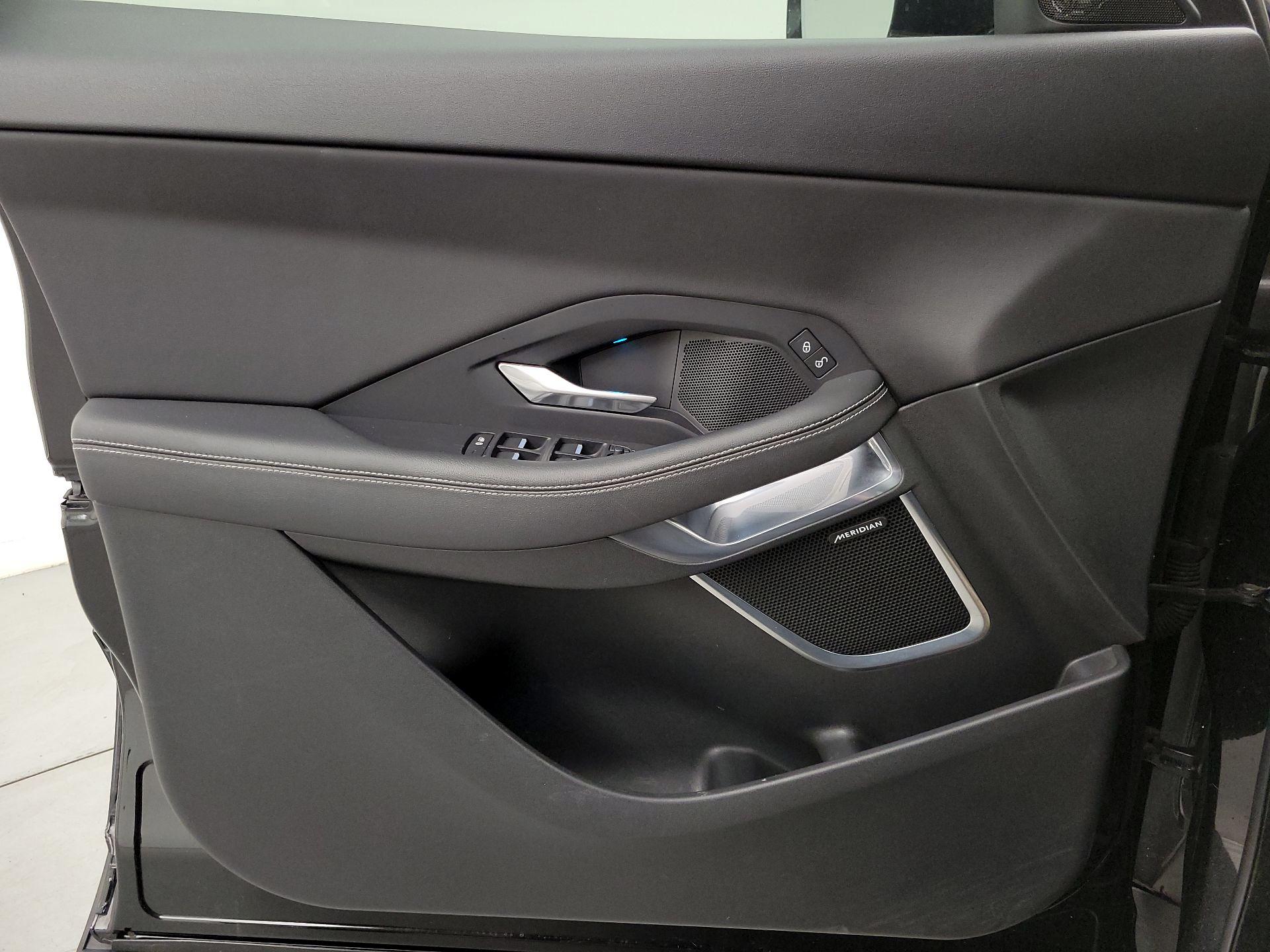 Thumbnail: 2018 Jaguar E-Pace - 12