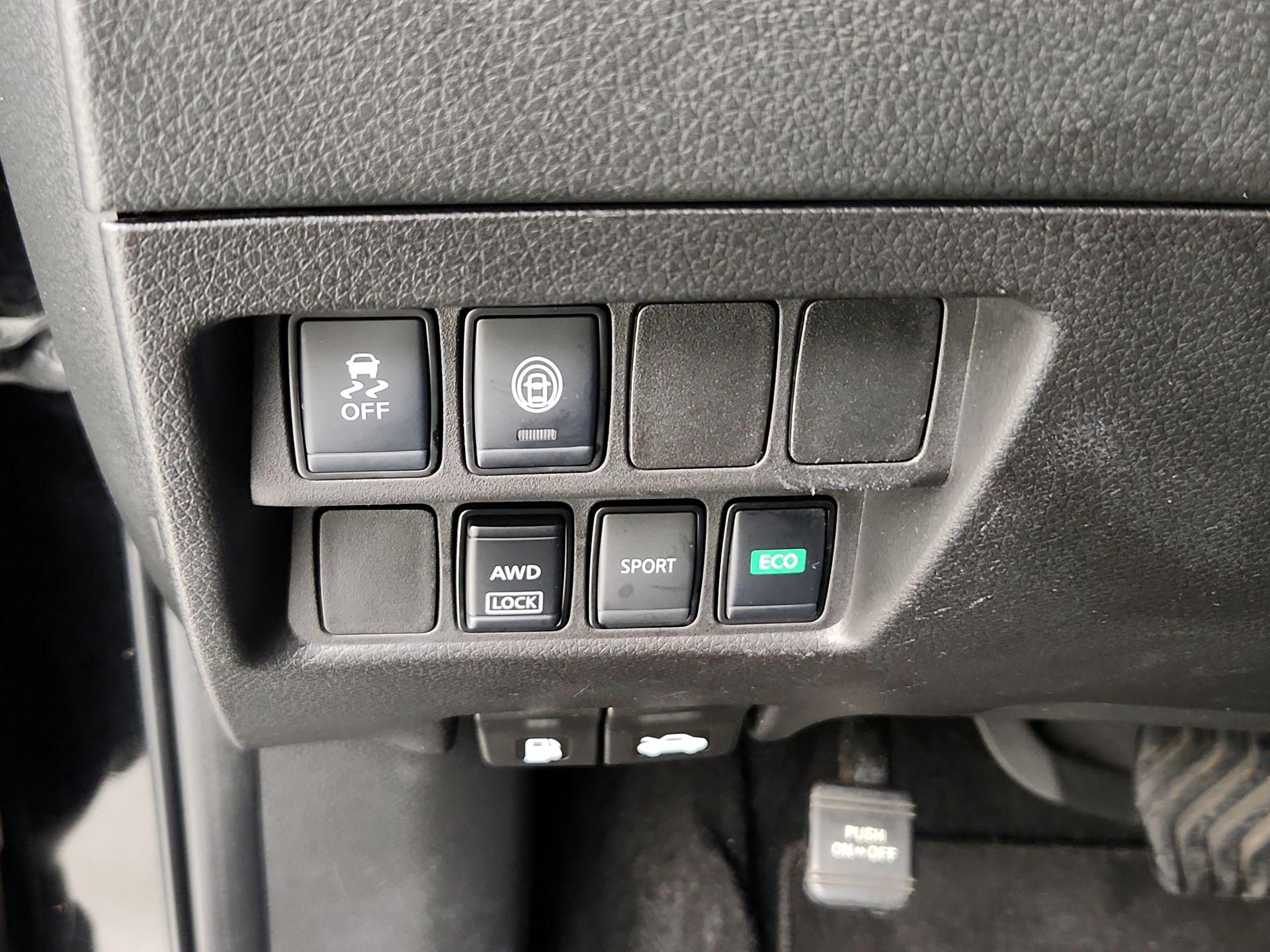 Thumbnail: 2022 Nissan Rogue Sport - 13