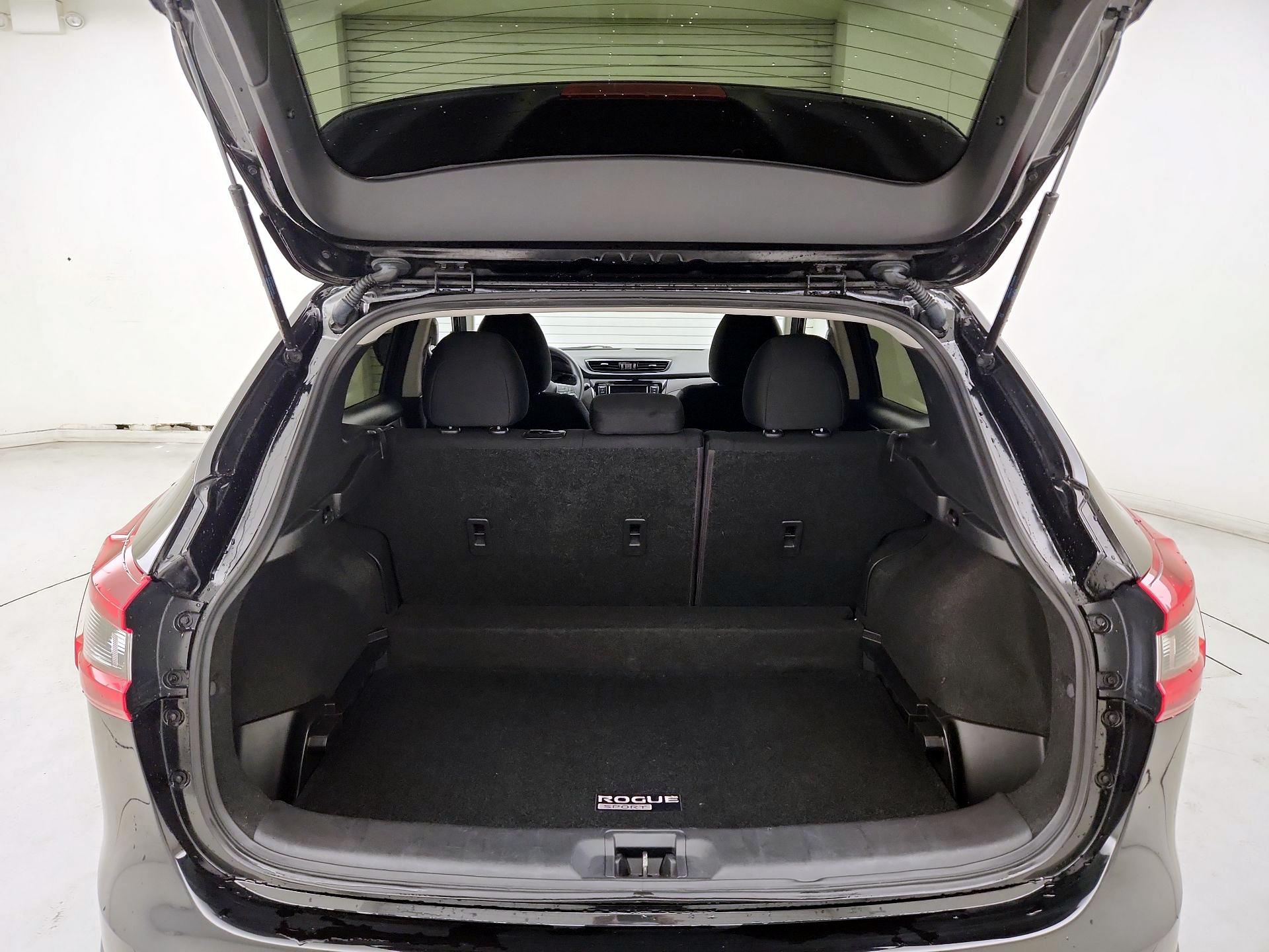 Thumbnail: 2022 Nissan Rogue Sport - 20