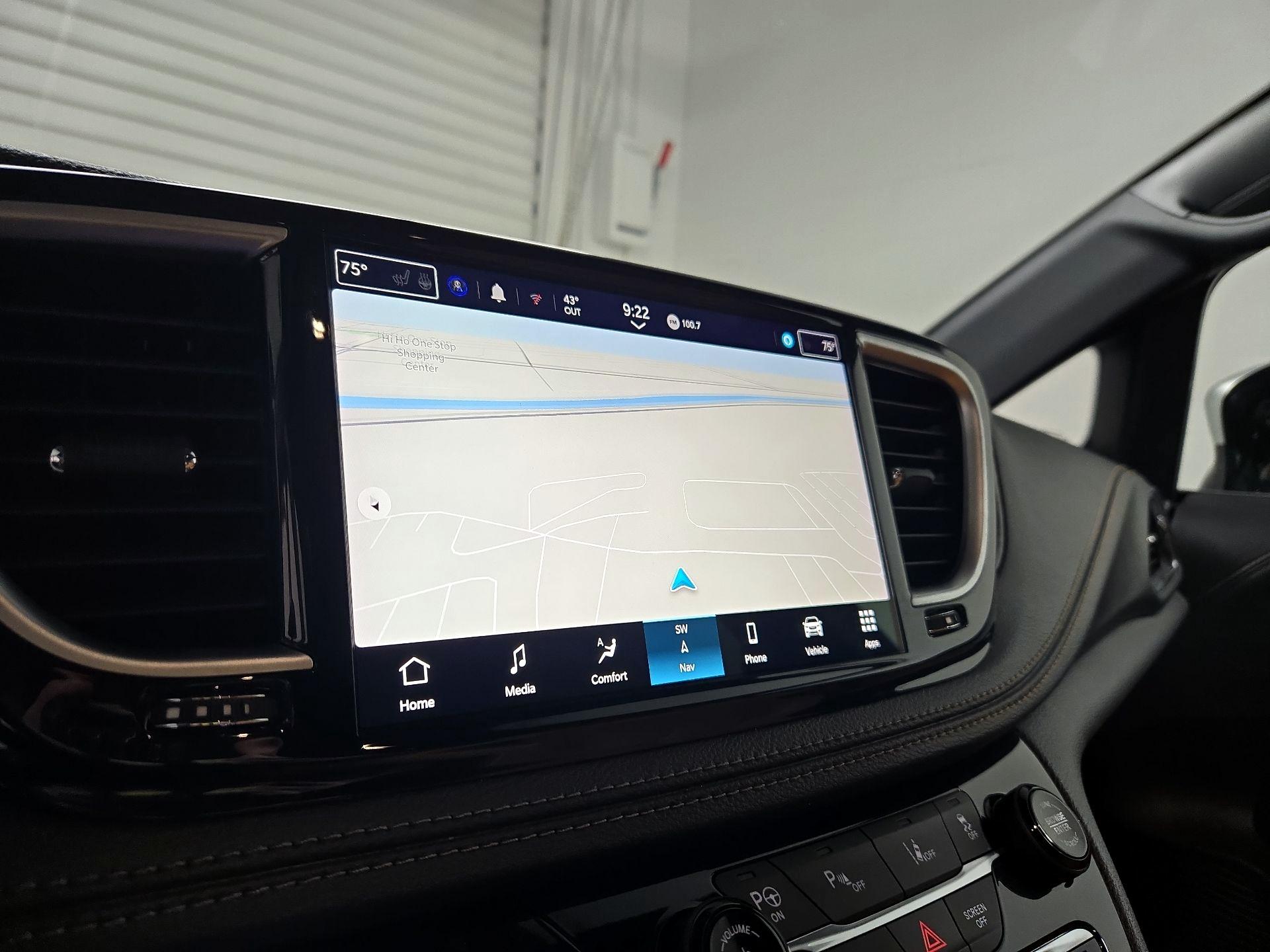 Thumbnail: 2023 Chrysler Pacifica - 14