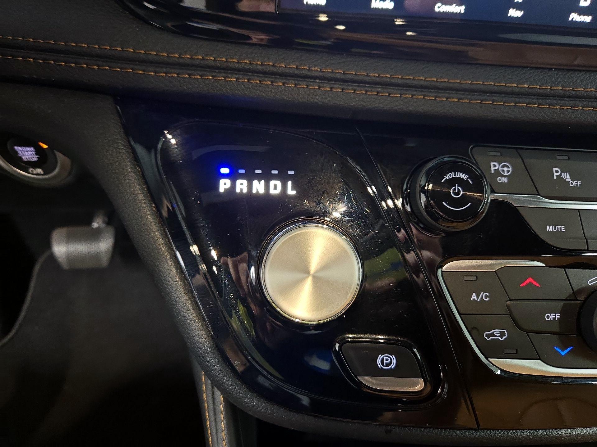 Thumbnail: 2023 Chrysler Pacifica - 18