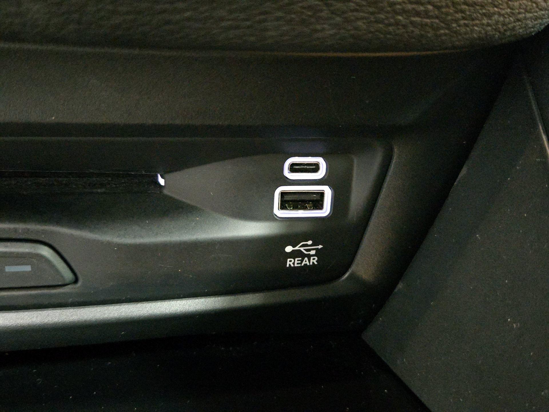 Thumbnail: 2023 Chrysler Pacifica - 19