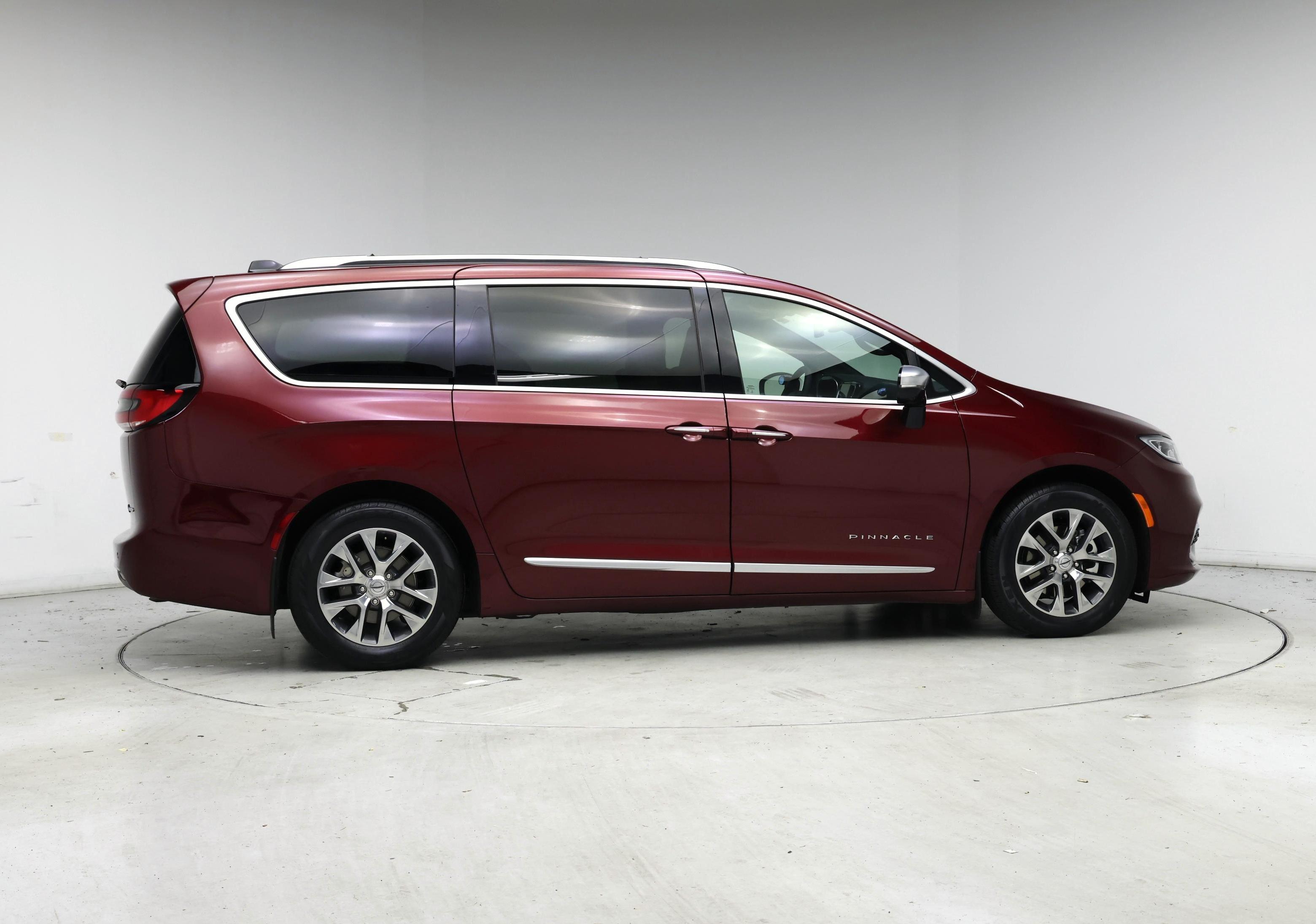 Thumbnail: 2023 Chrysler Pacifica - 7