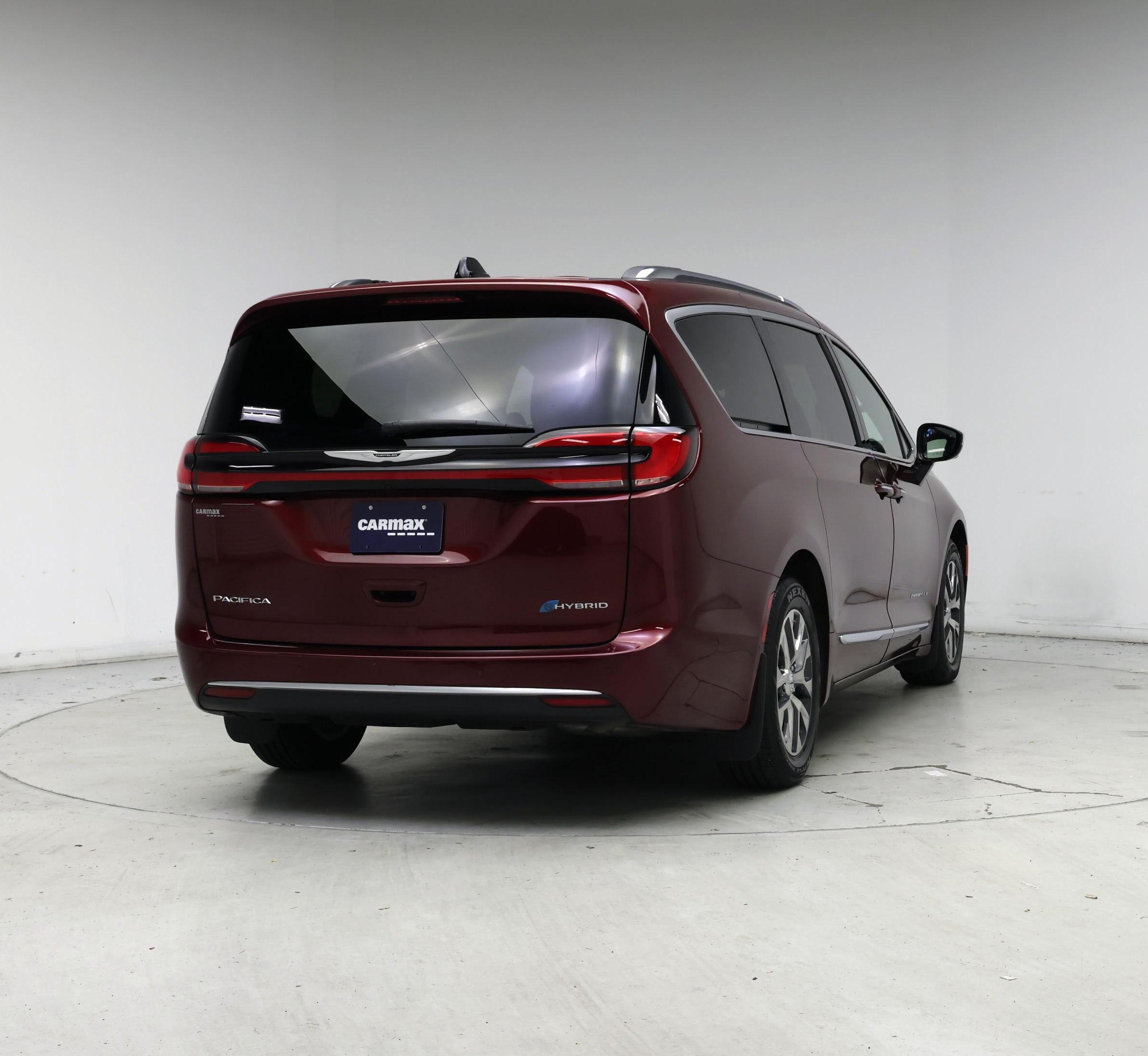 Thumbnail: 2023 Chrysler Pacifica - 8