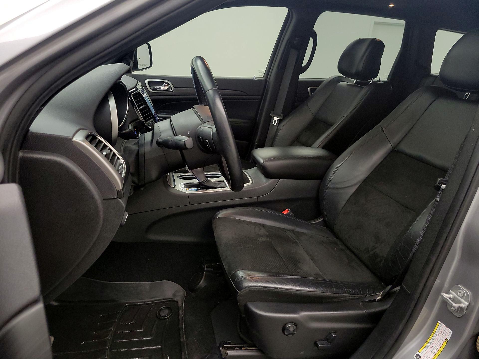 Thumbnail: 2019 Jeep Grand Cherokee - 11