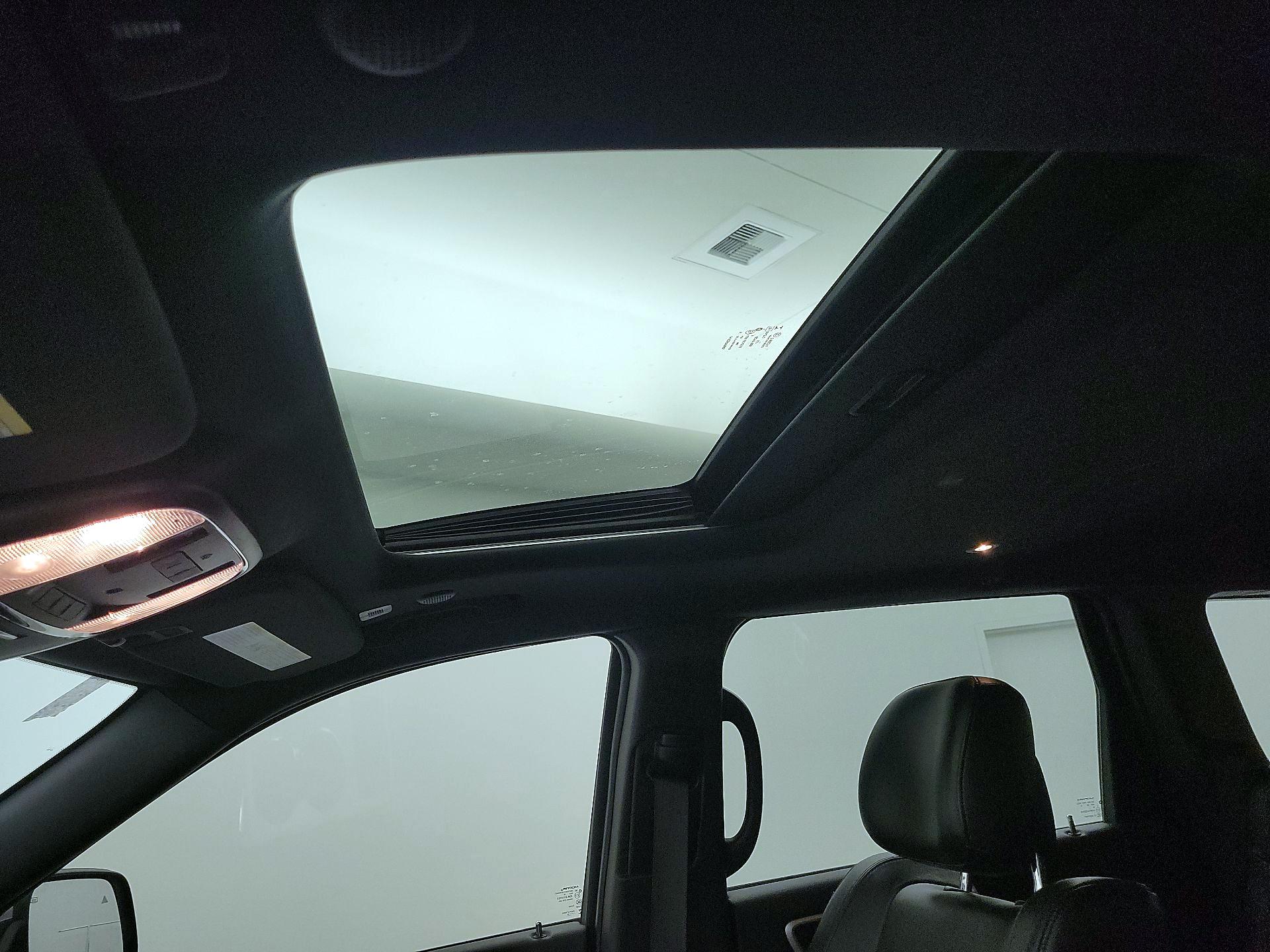 Thumbnail: 2019 Jeep Grand Cherokee - 20