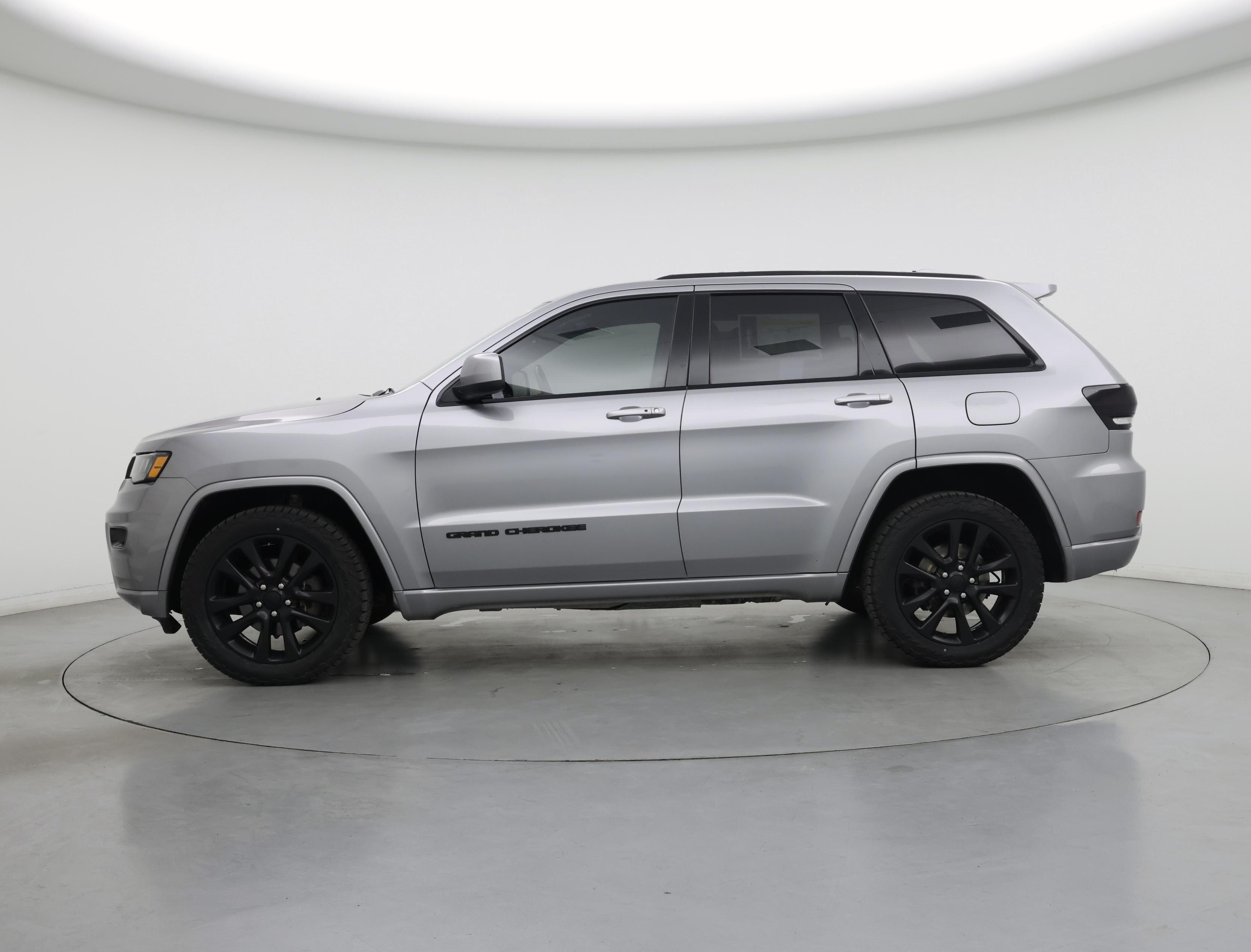 Thumbnail: 2019 Jeep Grand Cherokee - 3