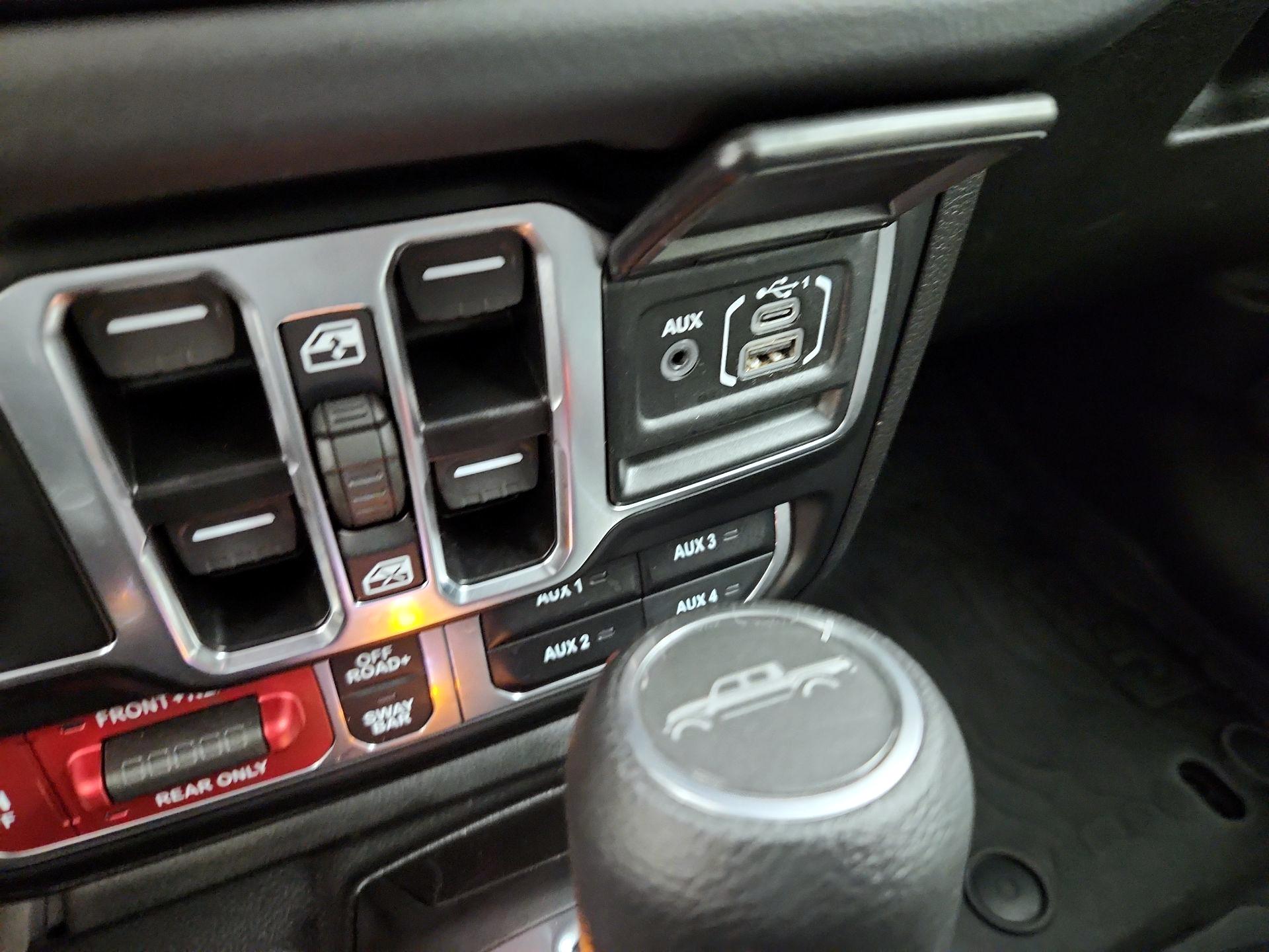 Thumbnail: 2025 Jeep Gladiator - 19