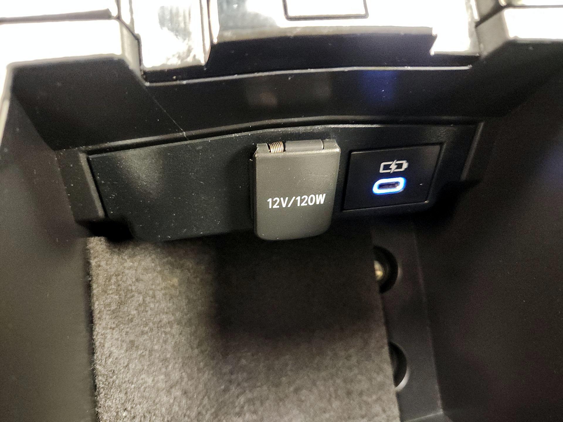 Thumbnail: 2022 Toyota Corolla - 18