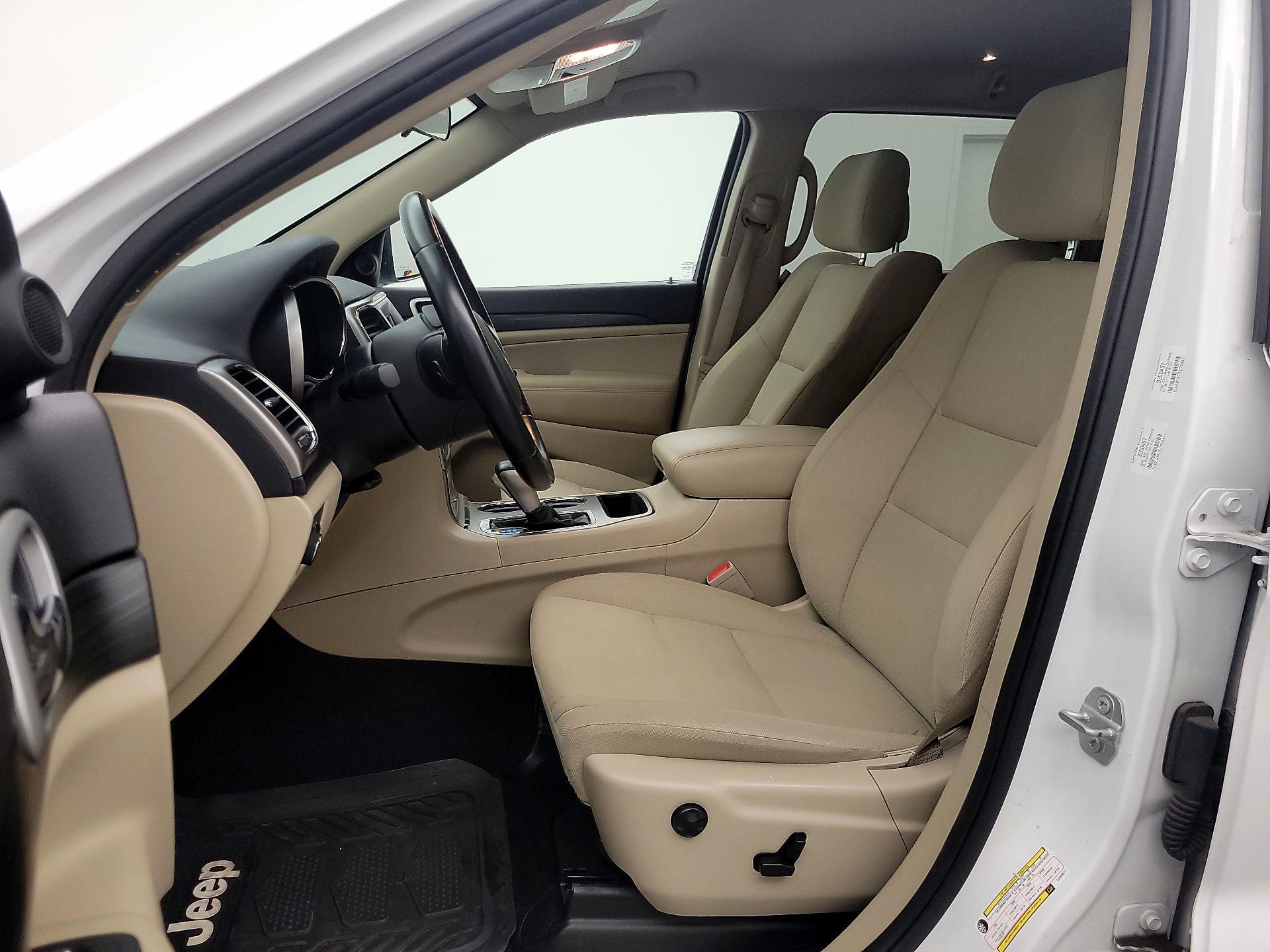 Thumbnail: 2020 Jeep Grand Cherokee - 11