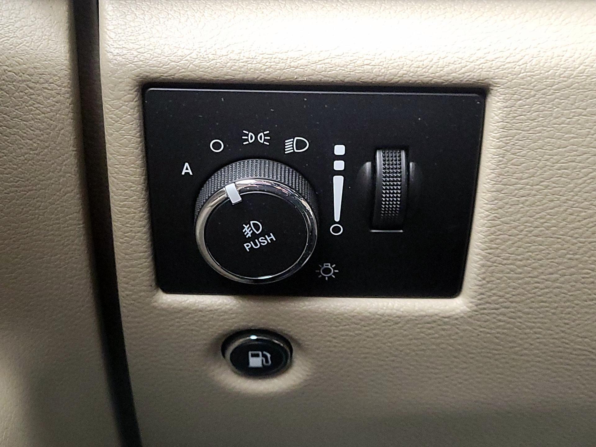 Thumbnail: 2020 Jeep Grand Cherokee - 13