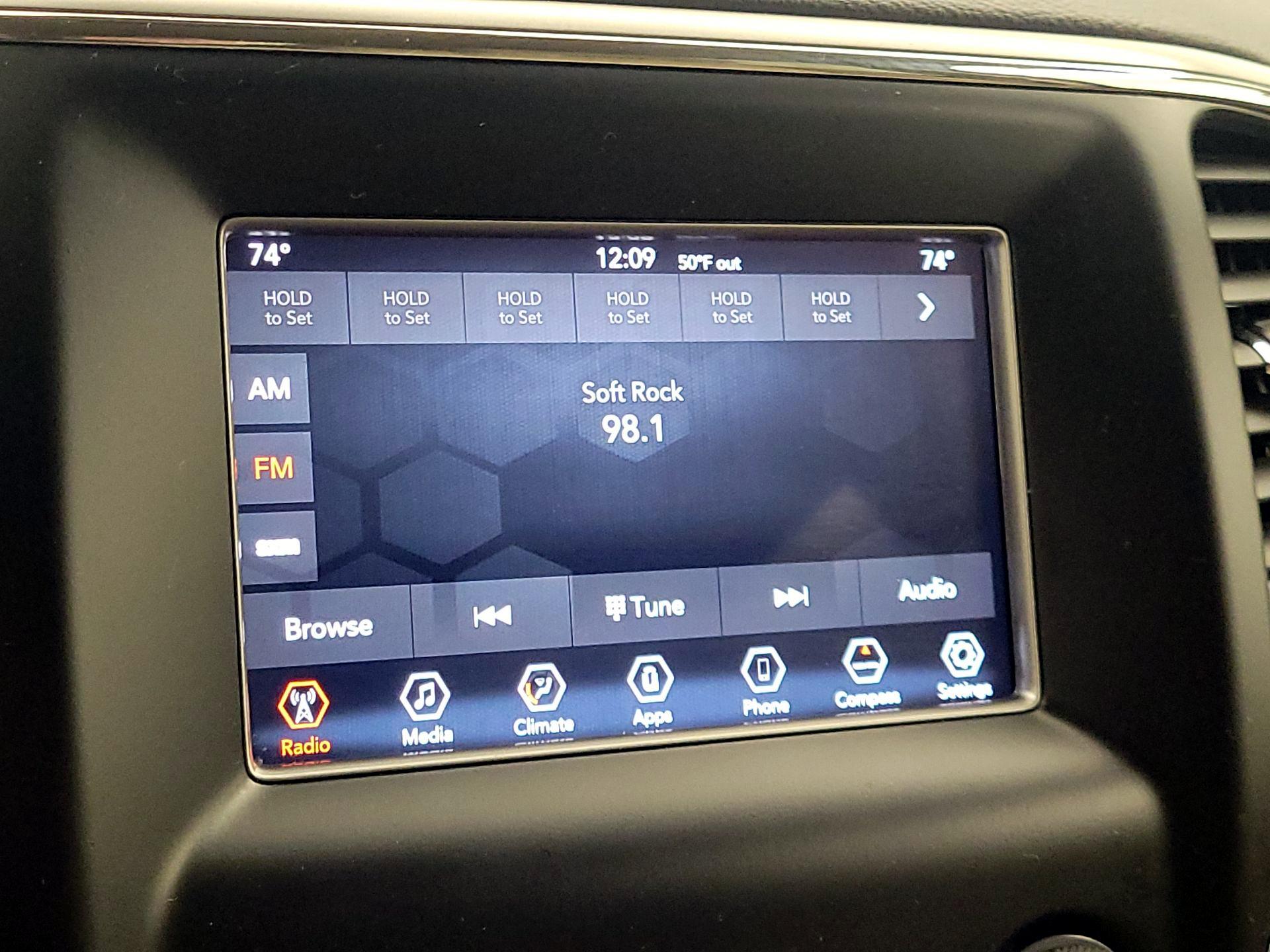 Thumbnail: 2020 Jeep Grand Cherokee - 15